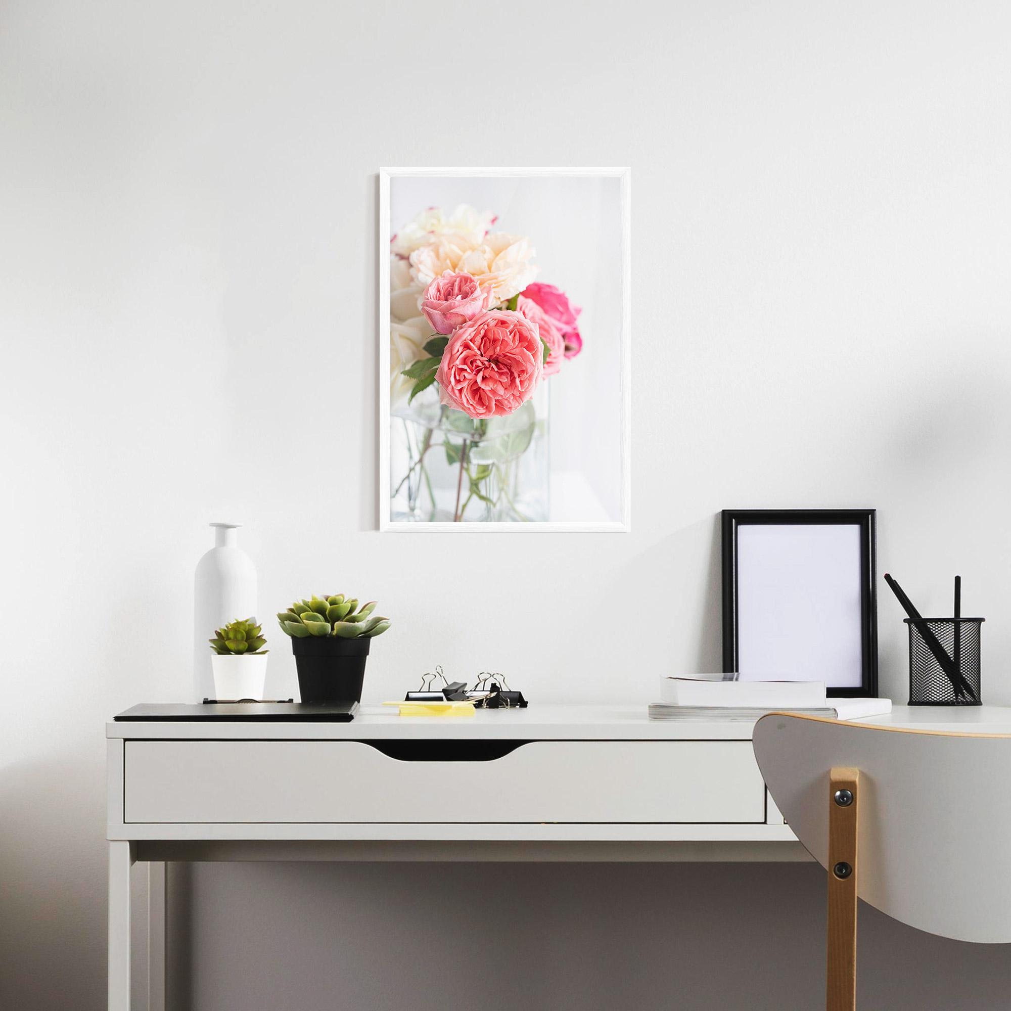 Рамкиран постер Pink Rose Vase mockup 7