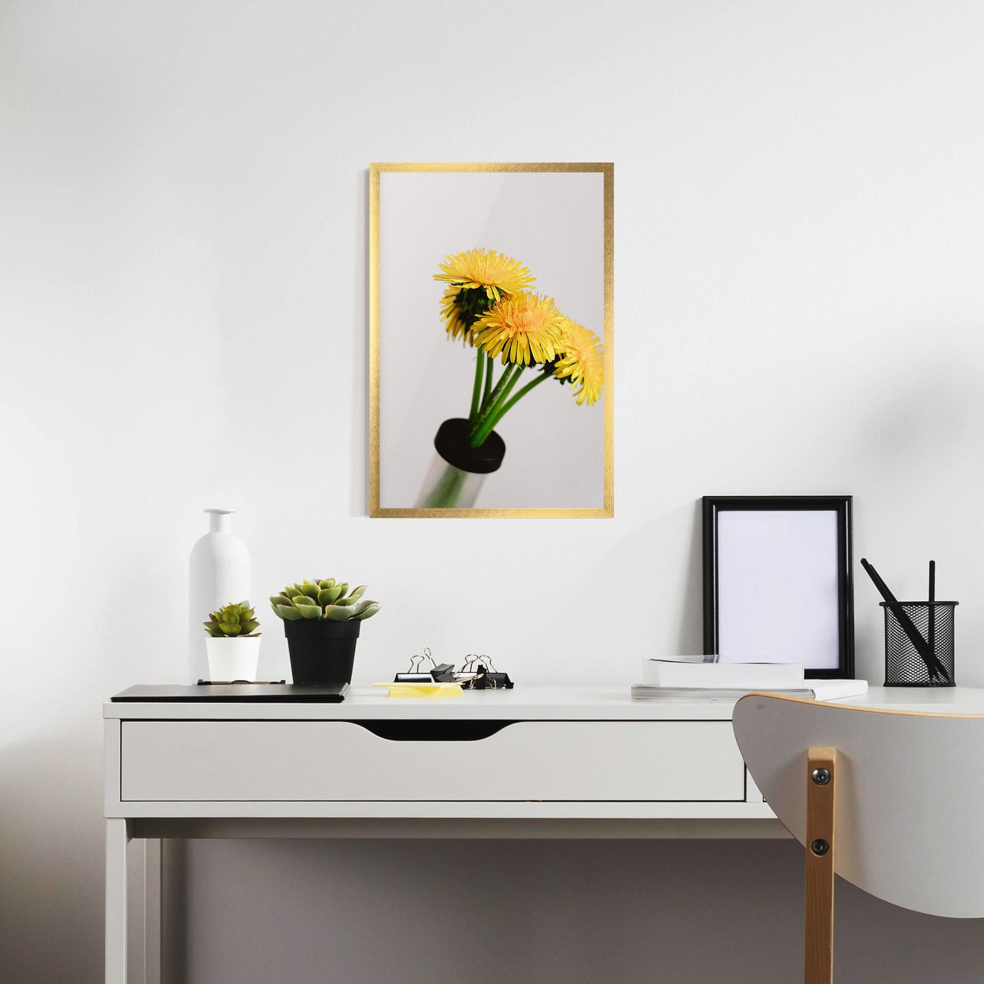 Рамкиран постер Yellow mockup 7