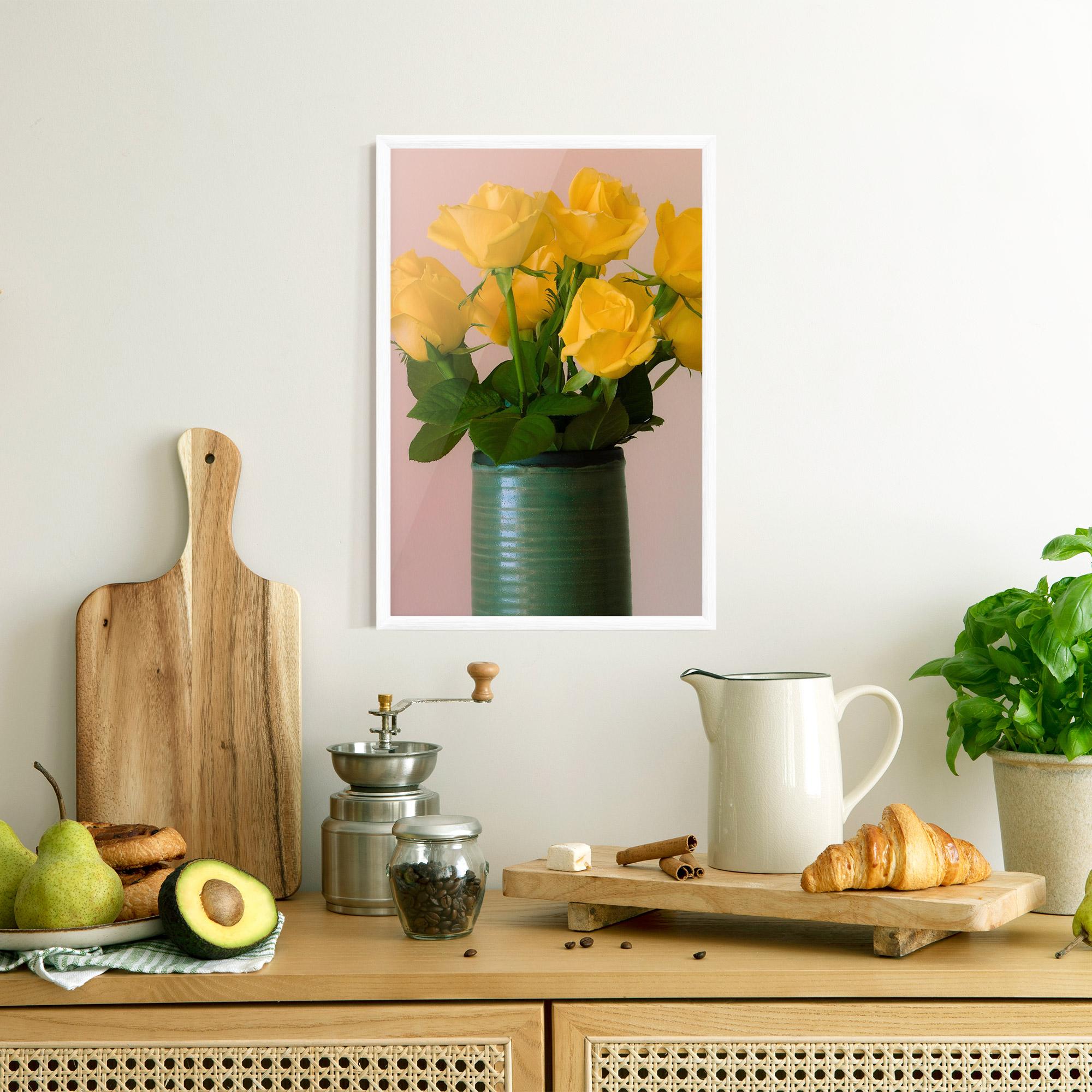 Рамкиран постер Yellow Roses Vase mockup 8