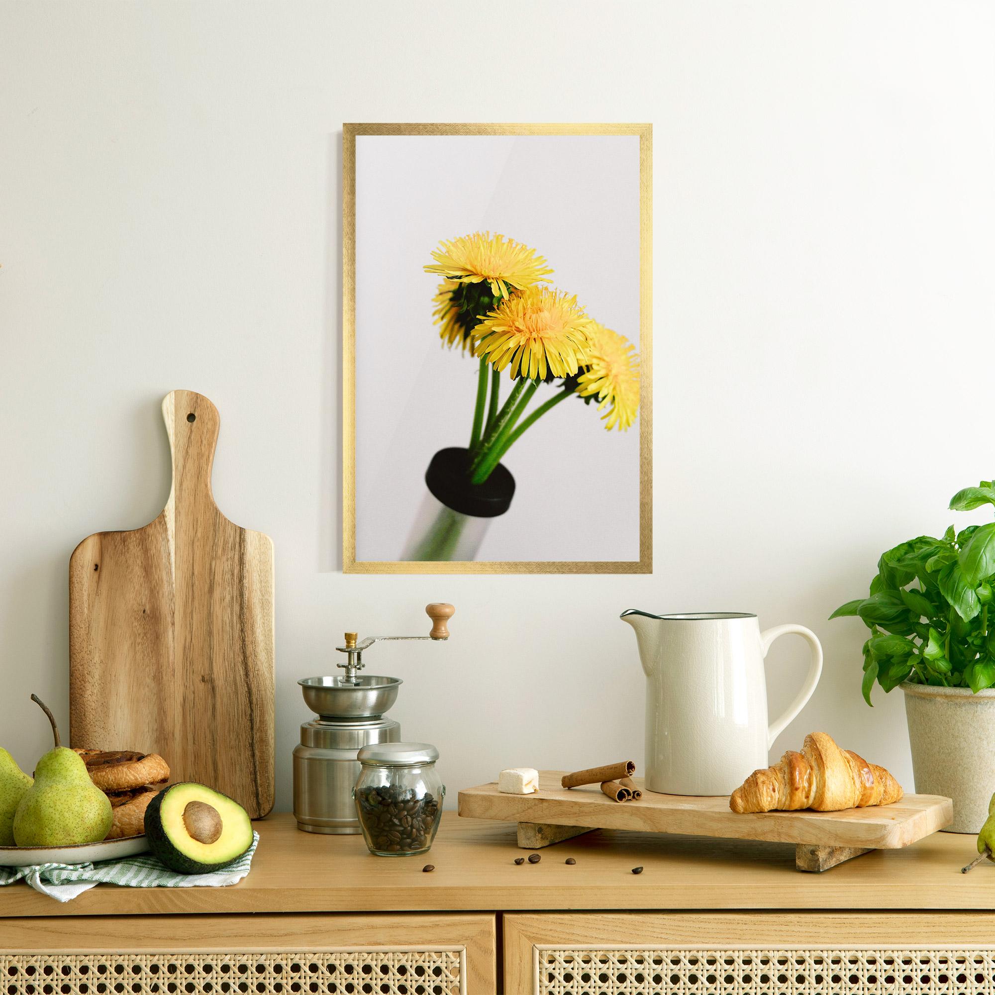 Рамкиран постер Yellow mockup 8