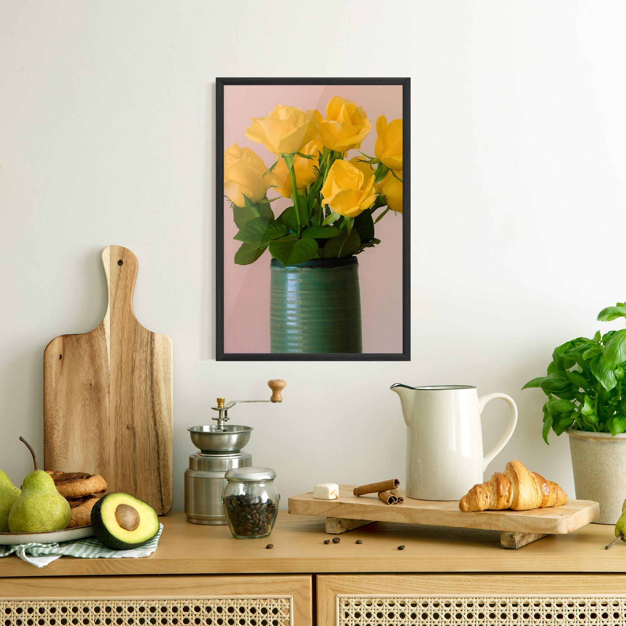Рамкиран постер Yellow Roses Vase mockup 8