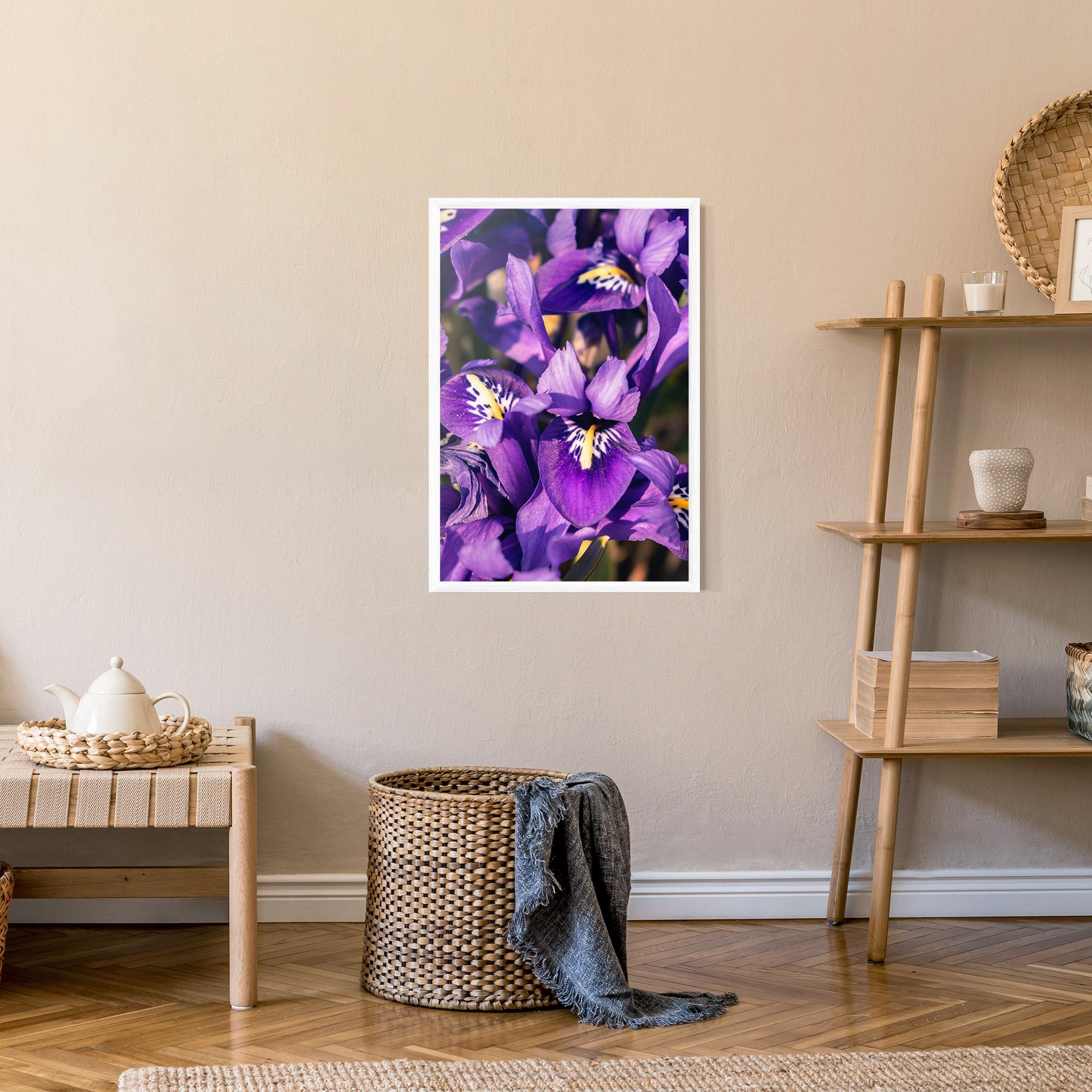 Рамкиран постер Small Purple Iris mockup 9