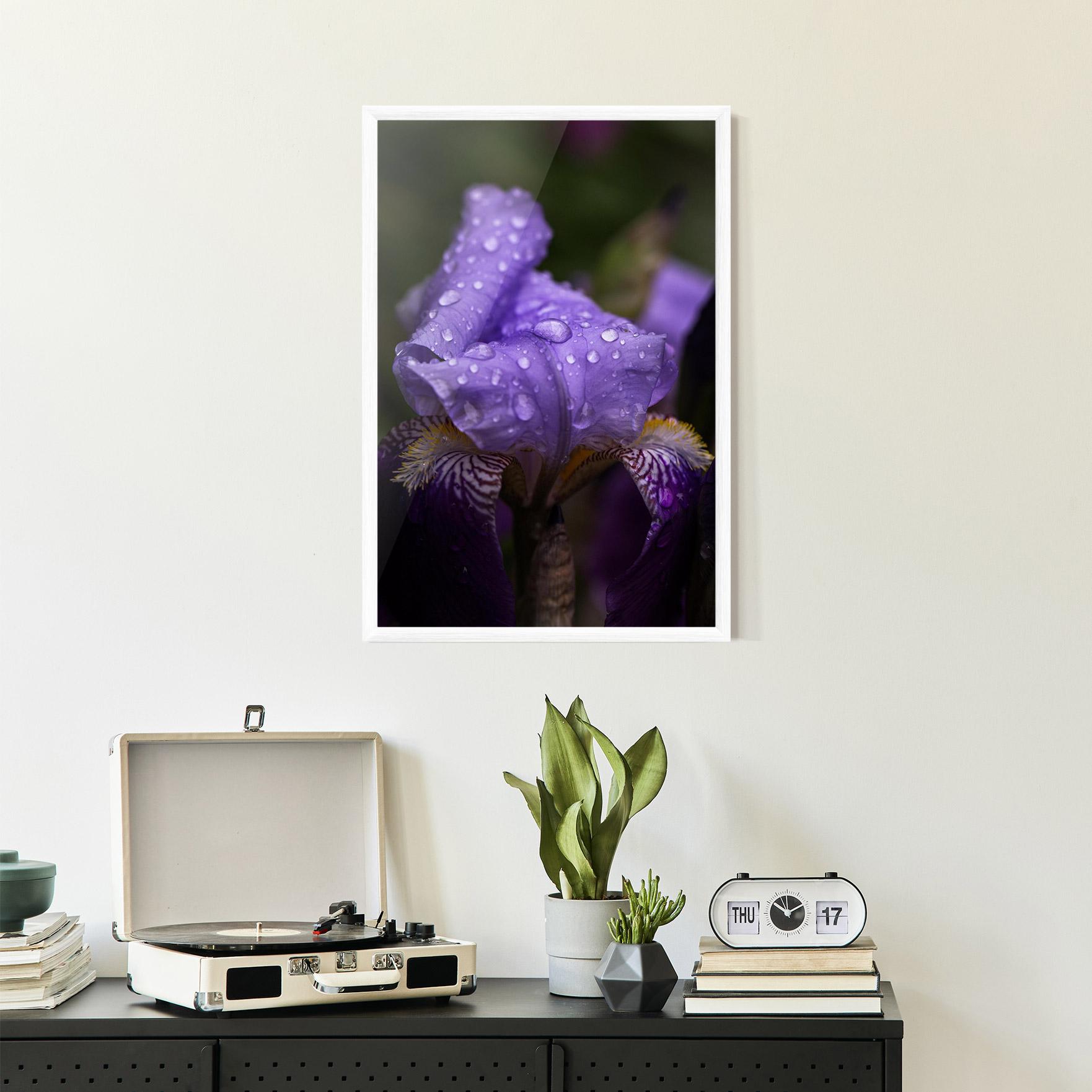 Рамкиран постер Rain In The Garden mockup 2