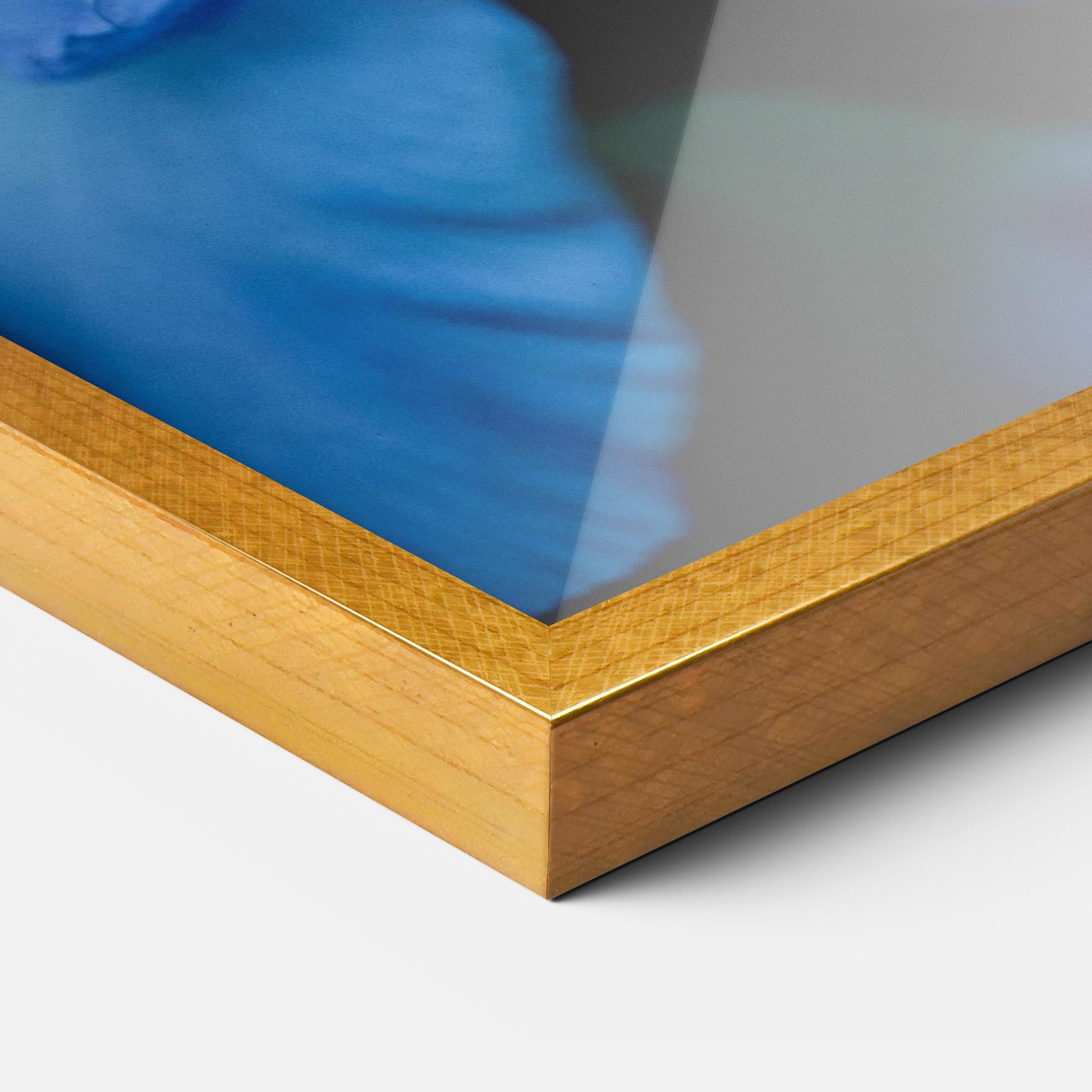 Рамкиран постер Ocean Blue Iris mockup 3