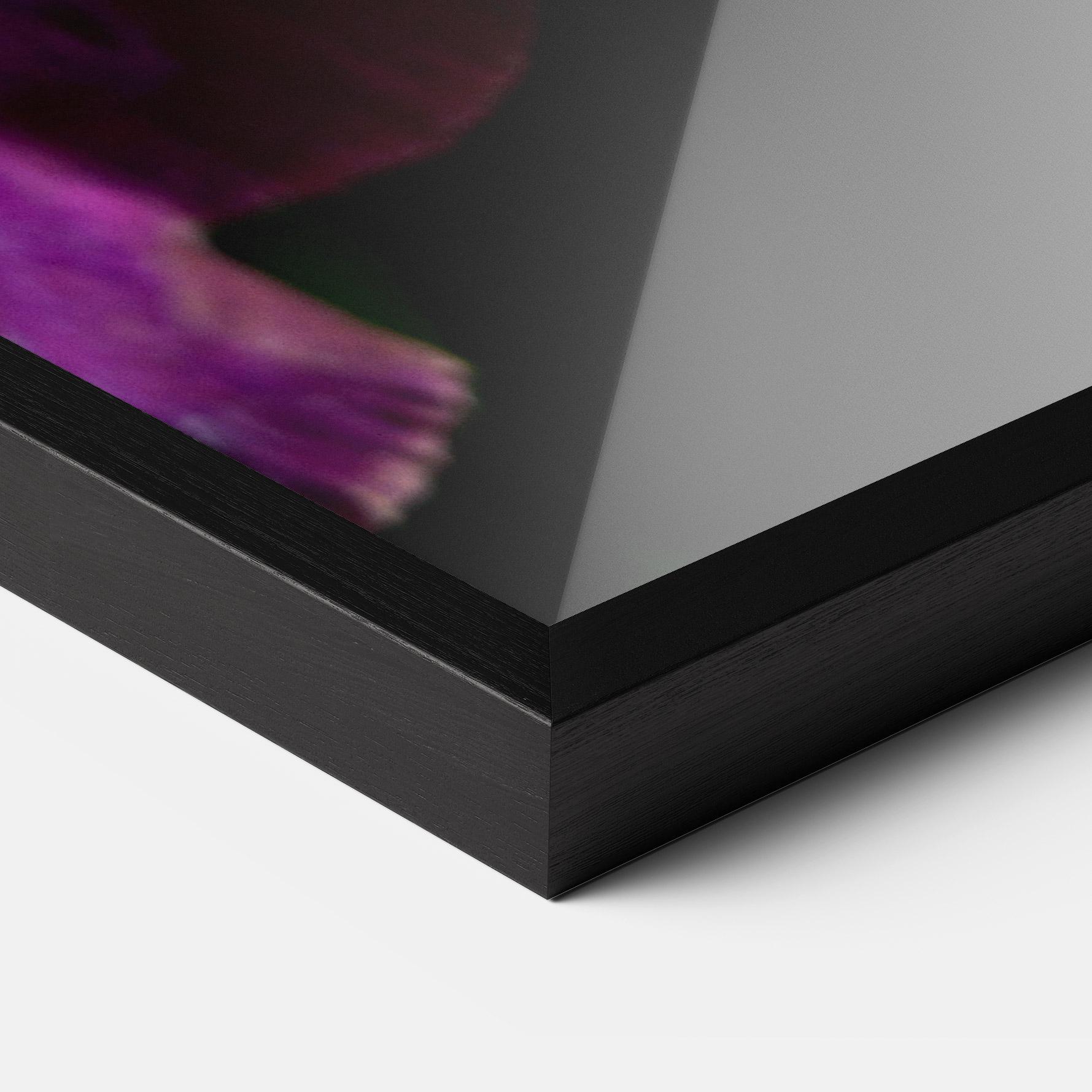 Рамкиран постер Pastel Yellow Iris mockup 3