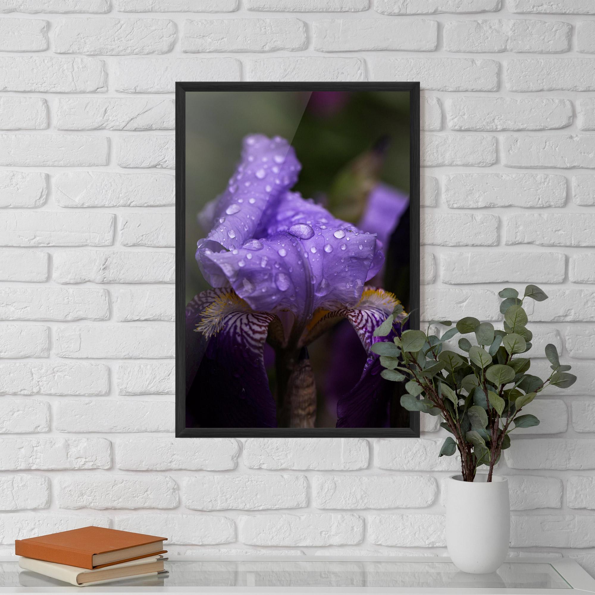 Рамкиран постер Rain In The Garden mockup 5