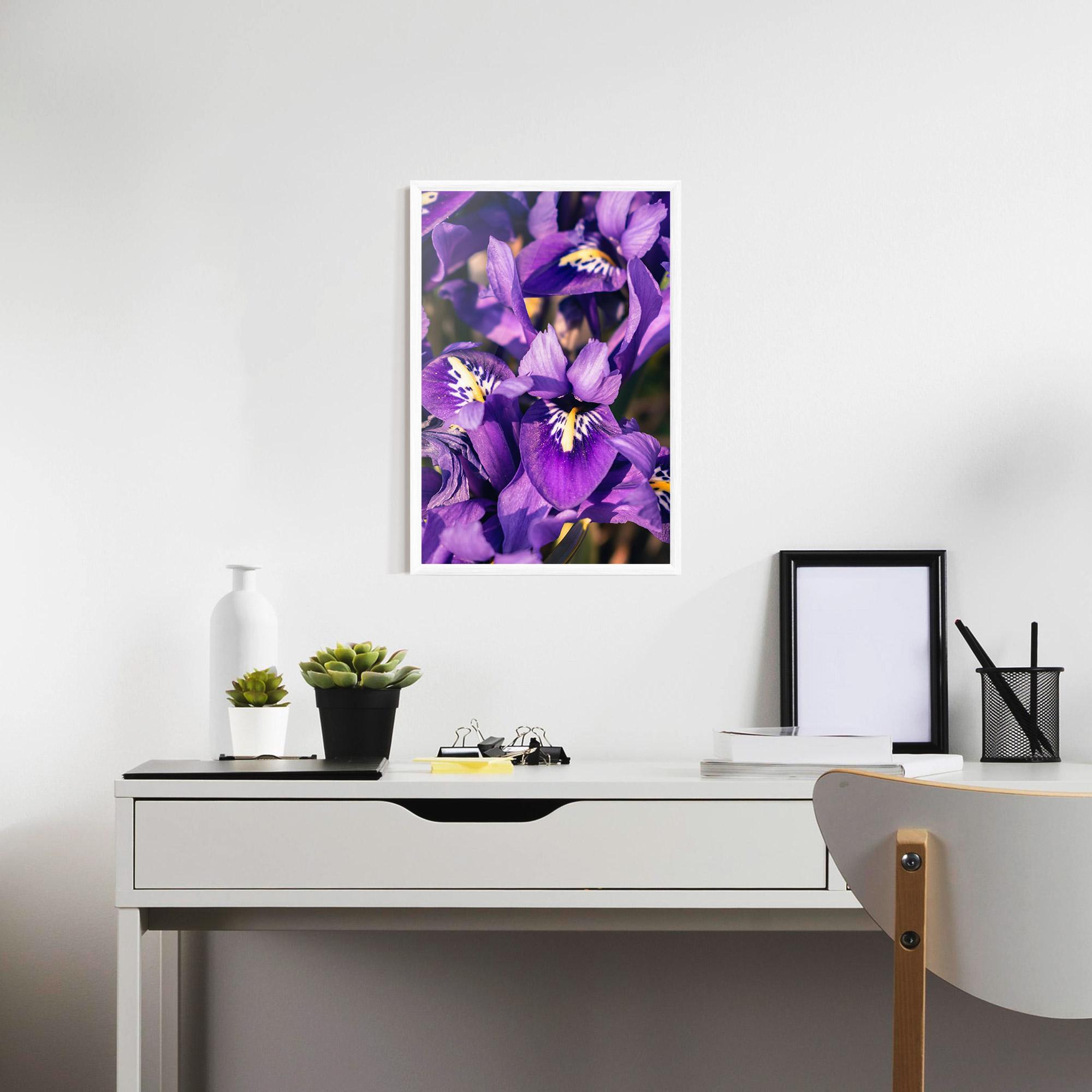 Рамкиран постер Small Purple Iris mockup 7