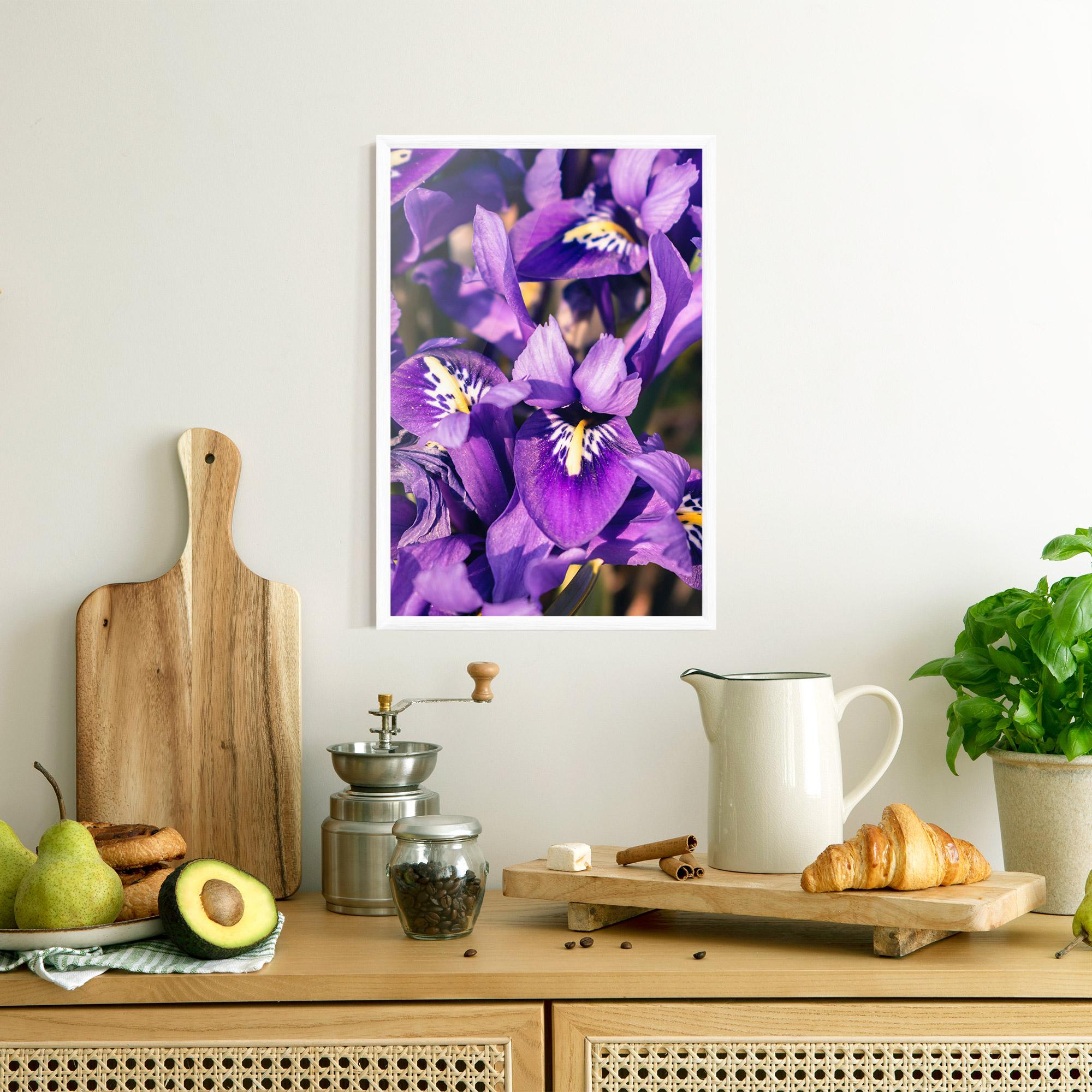 Рамкиран постер Small Purple Iris mockup 8