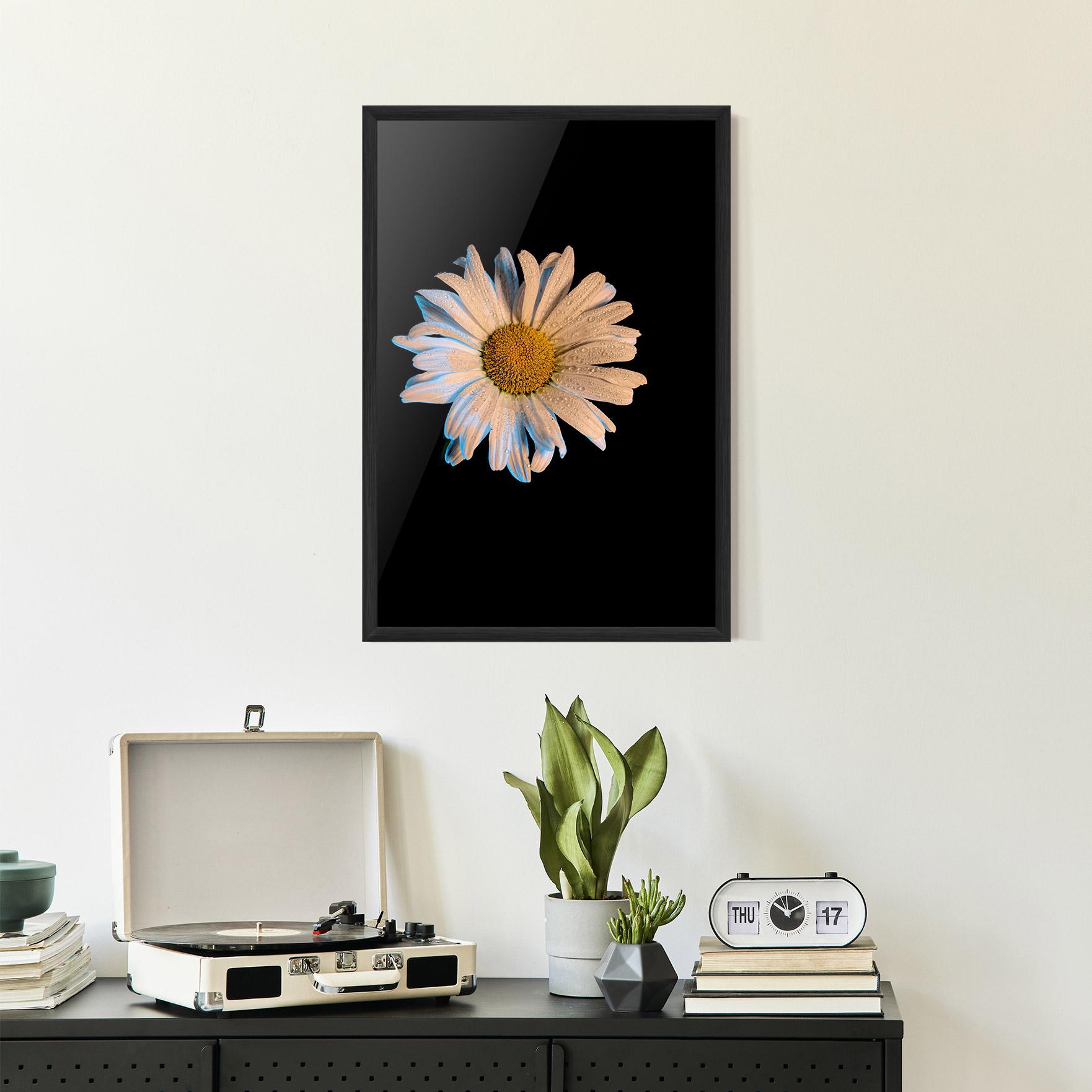 Рамкиран постер Daisy mockup 2