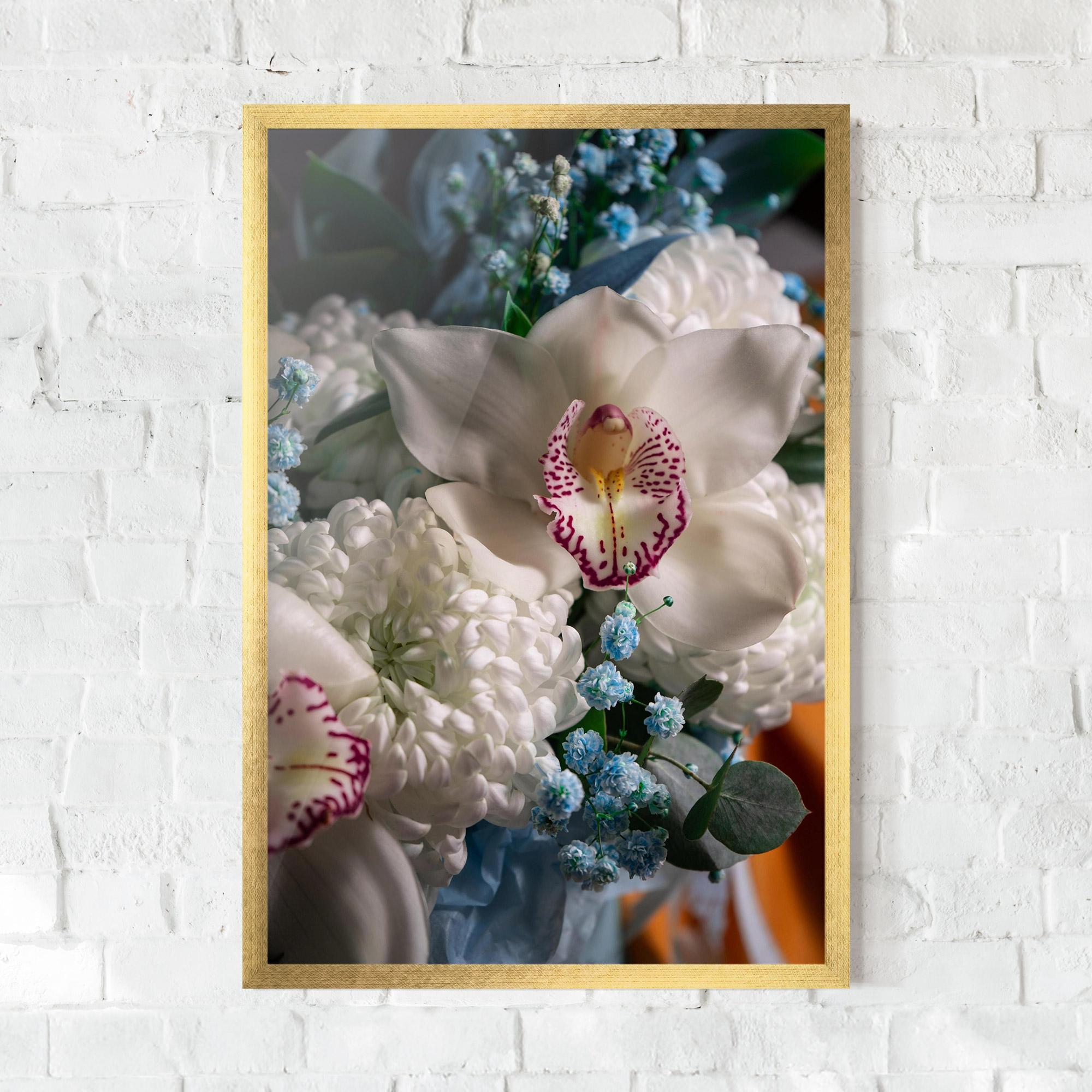 Рамкиран постер White Orchid With Blue mockup 0