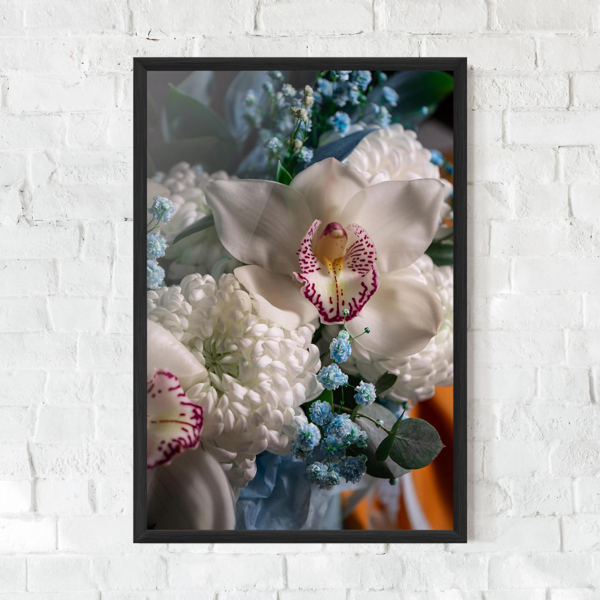 Рамкиран постер White Orchid With Blue mockup 0