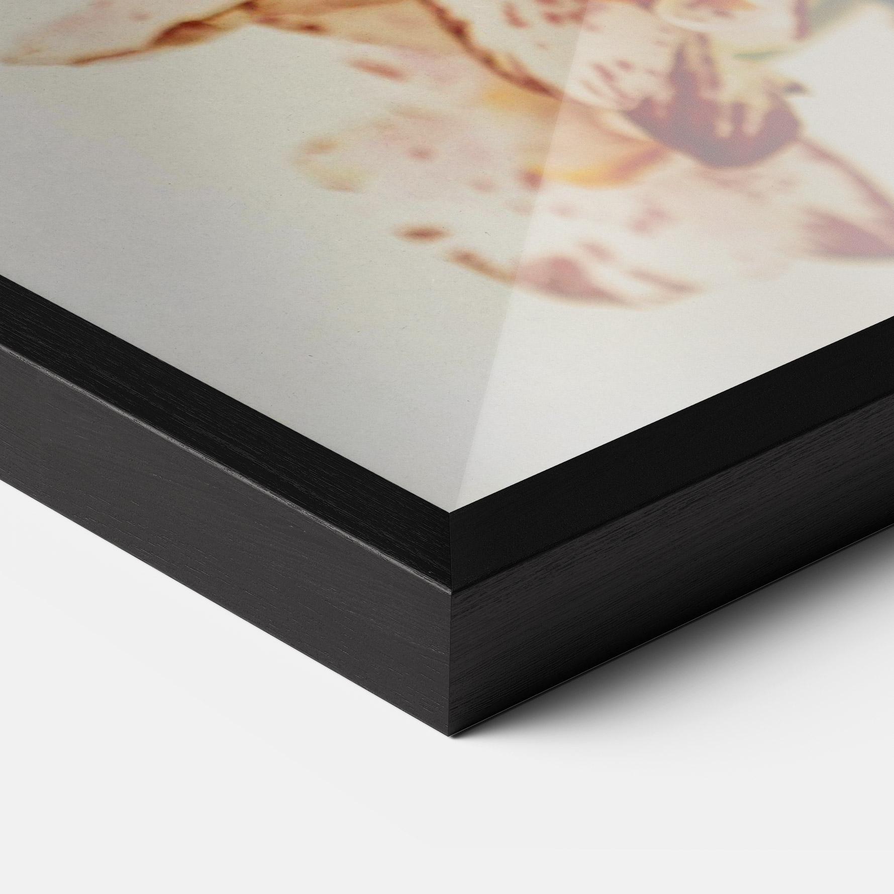 Рамкиран постер Red White Orchids mockup 3