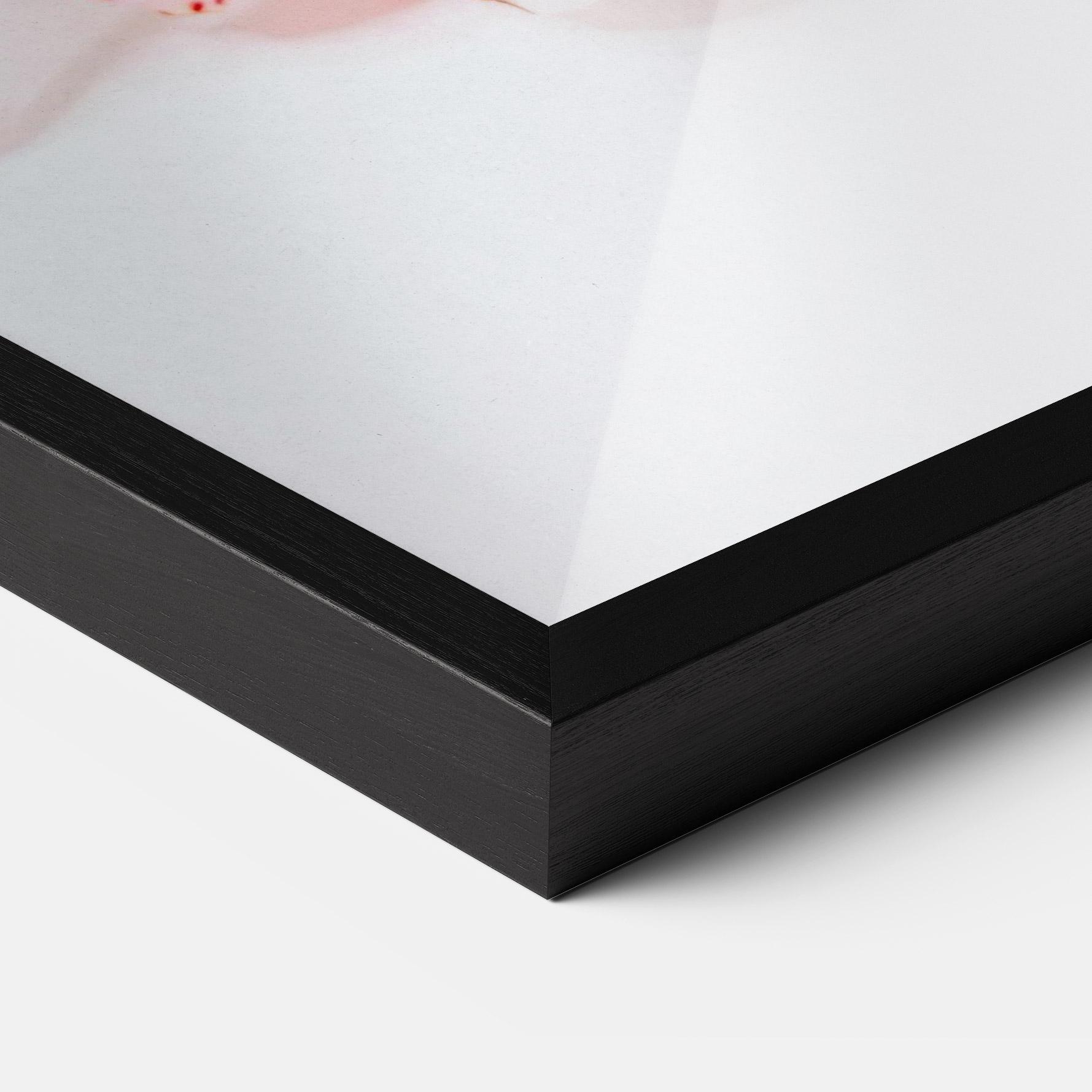 Рамкиран постер White Orchid With Pink mockup 3