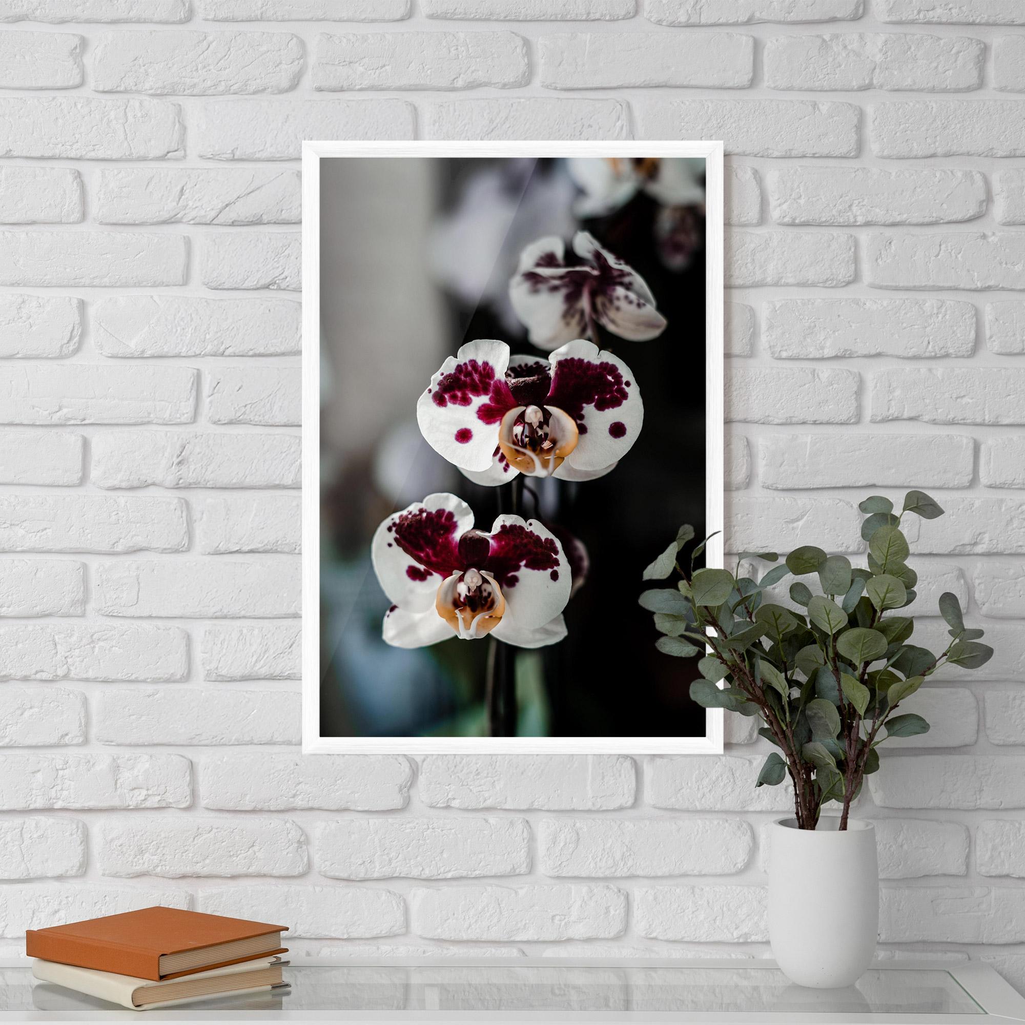 Рамкиран постер Dark Purple Orchid mockup 5