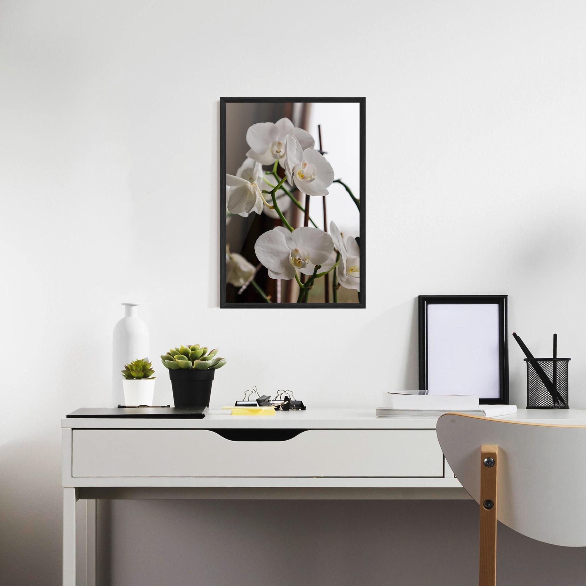 Рамкиран постер White Orchid Growing mockup 7