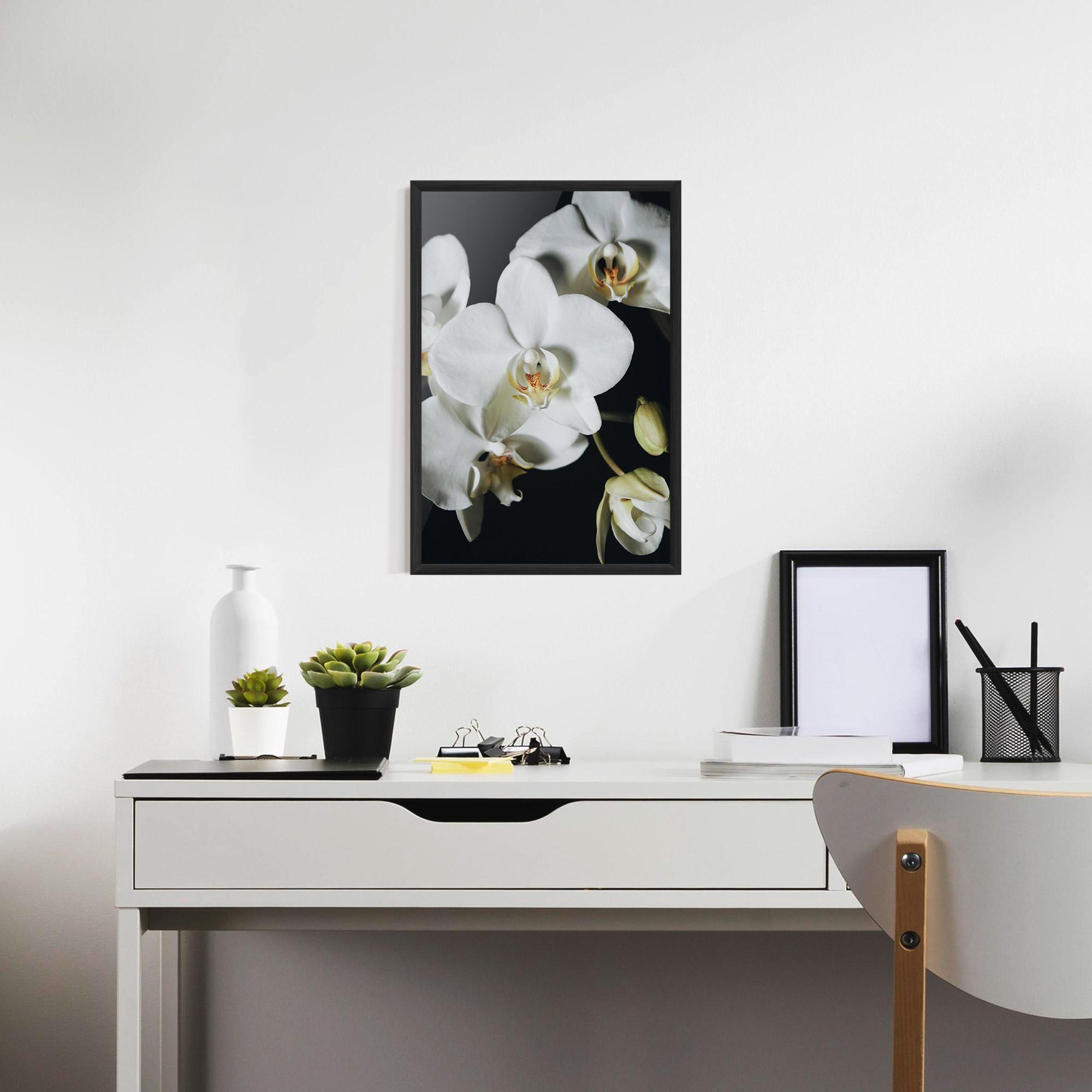 Рамкиран постер White Orchid On Black mockup 7