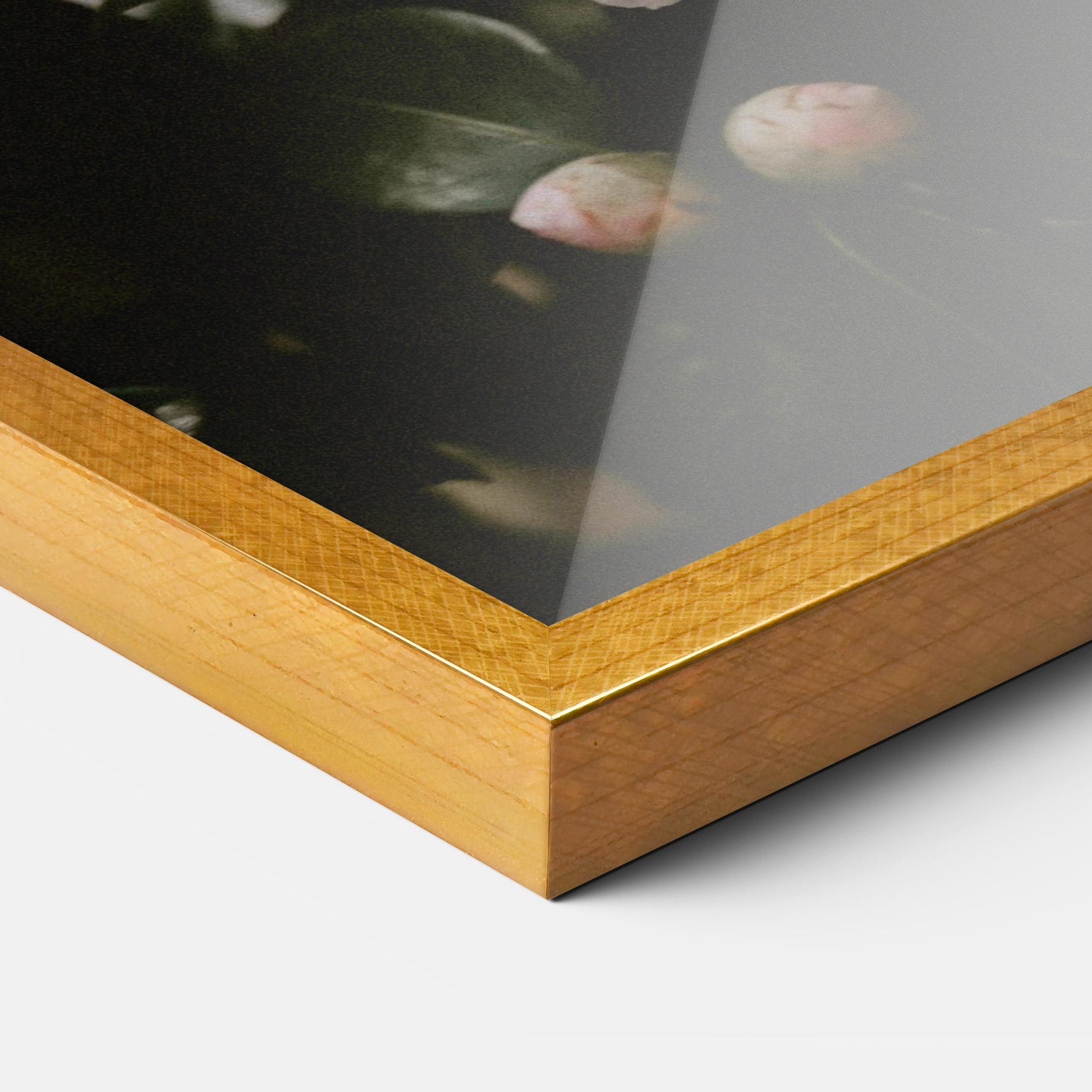 Рамкиран постер Rose Tree mockup 3