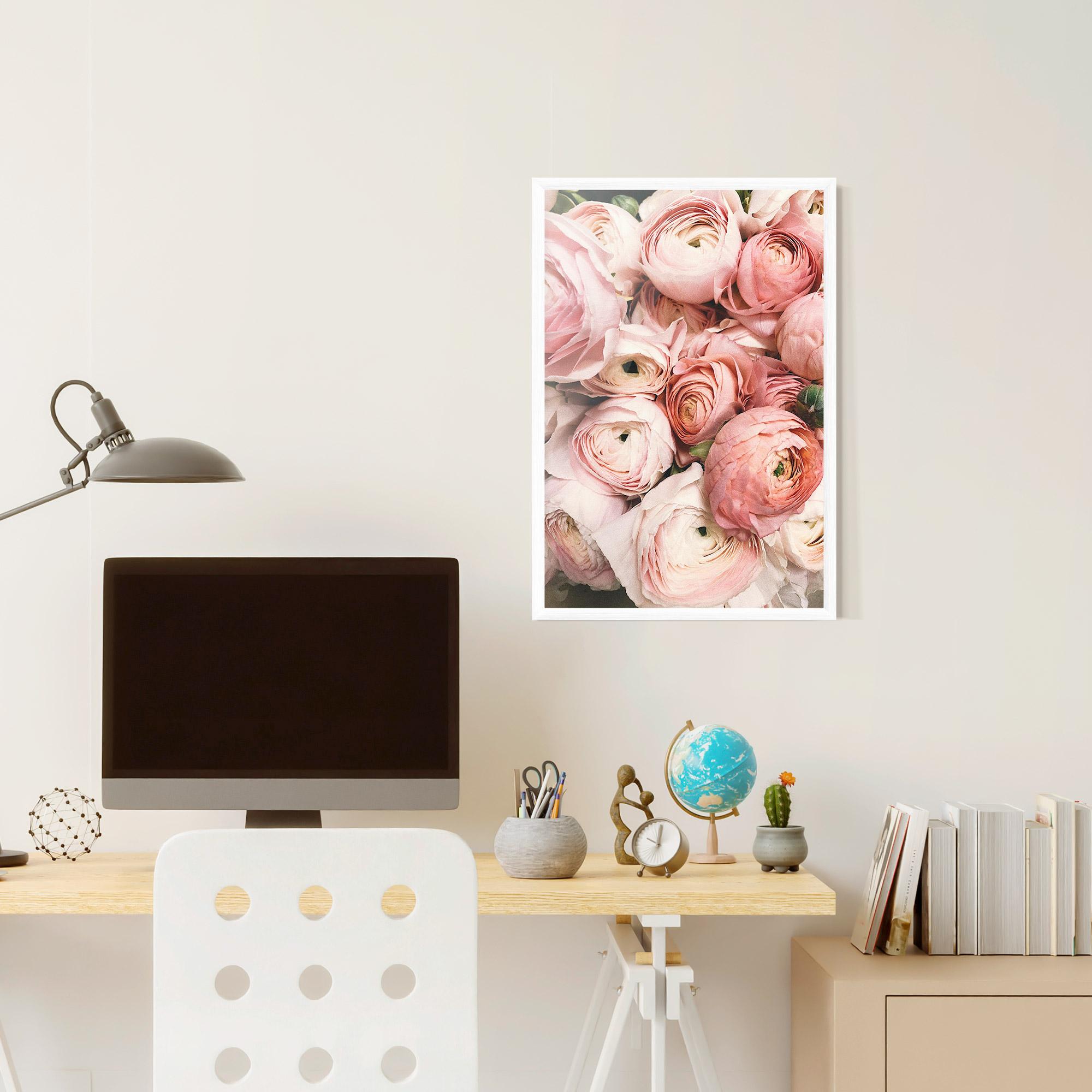 Рамкиран постер Pink Rose Bouquet mockup 6