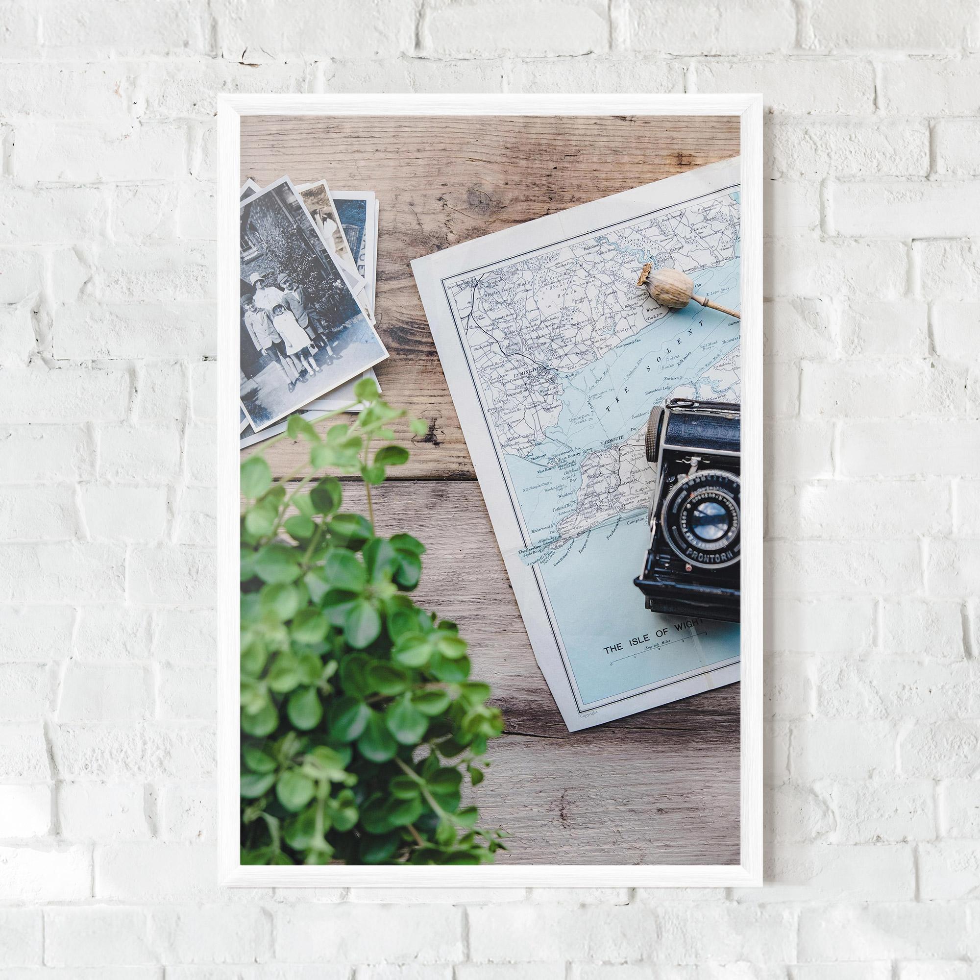 Рамкиран постер Camera Map mockup 0