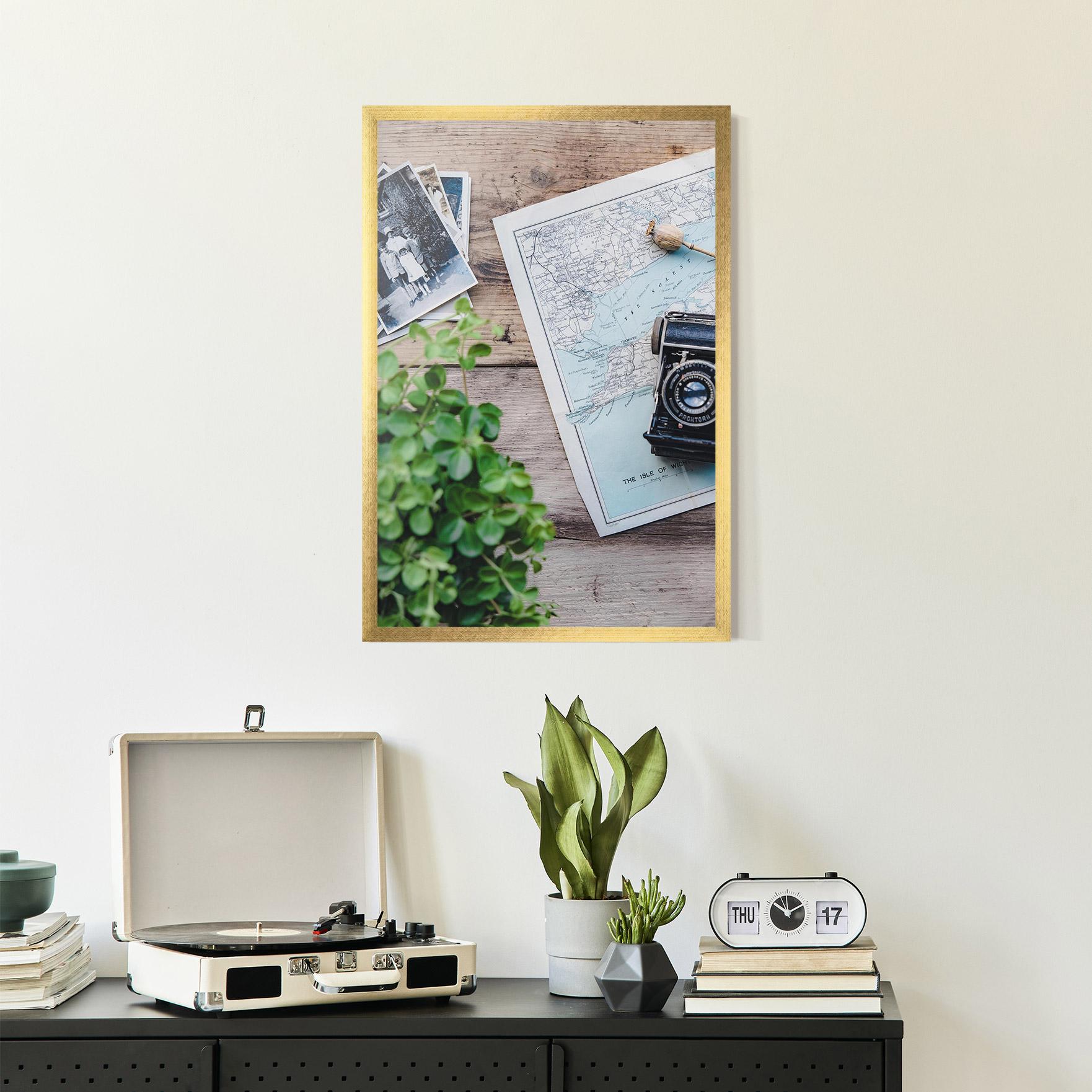 Рамкиран постер Camera Map mockup 2