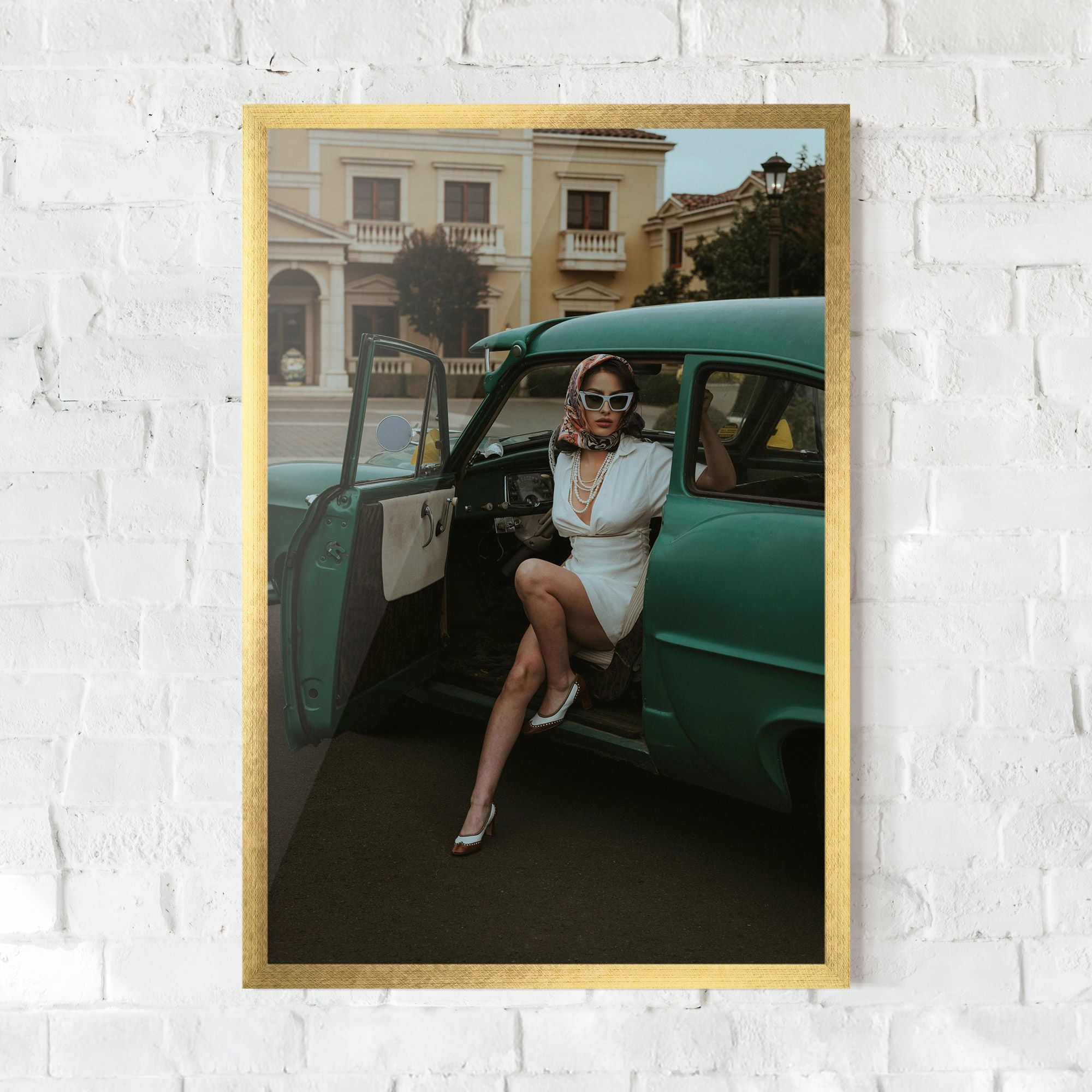 Lady Vintage Cat mockup 0