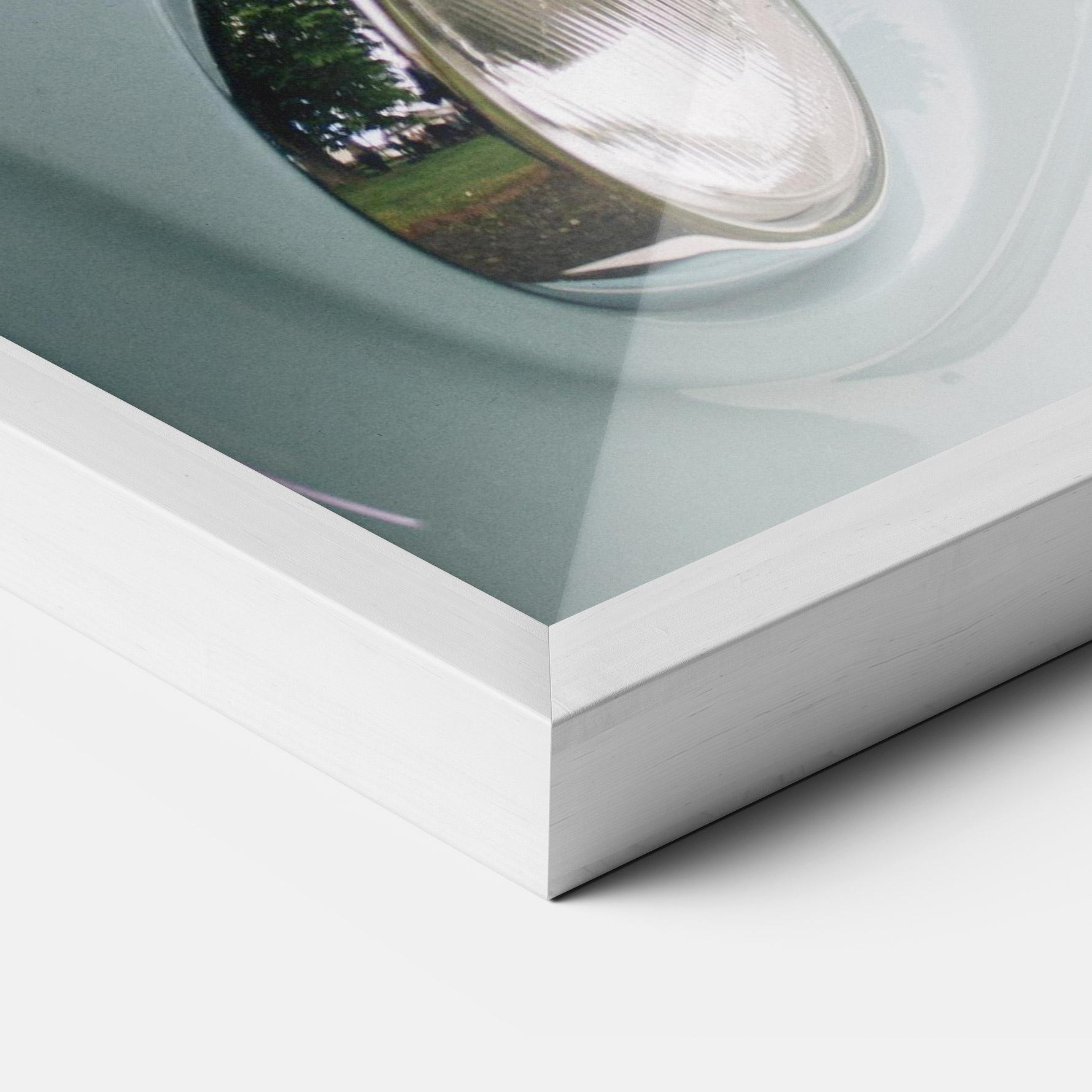 Рамкиран постер Vintage Rose Van mockup 3