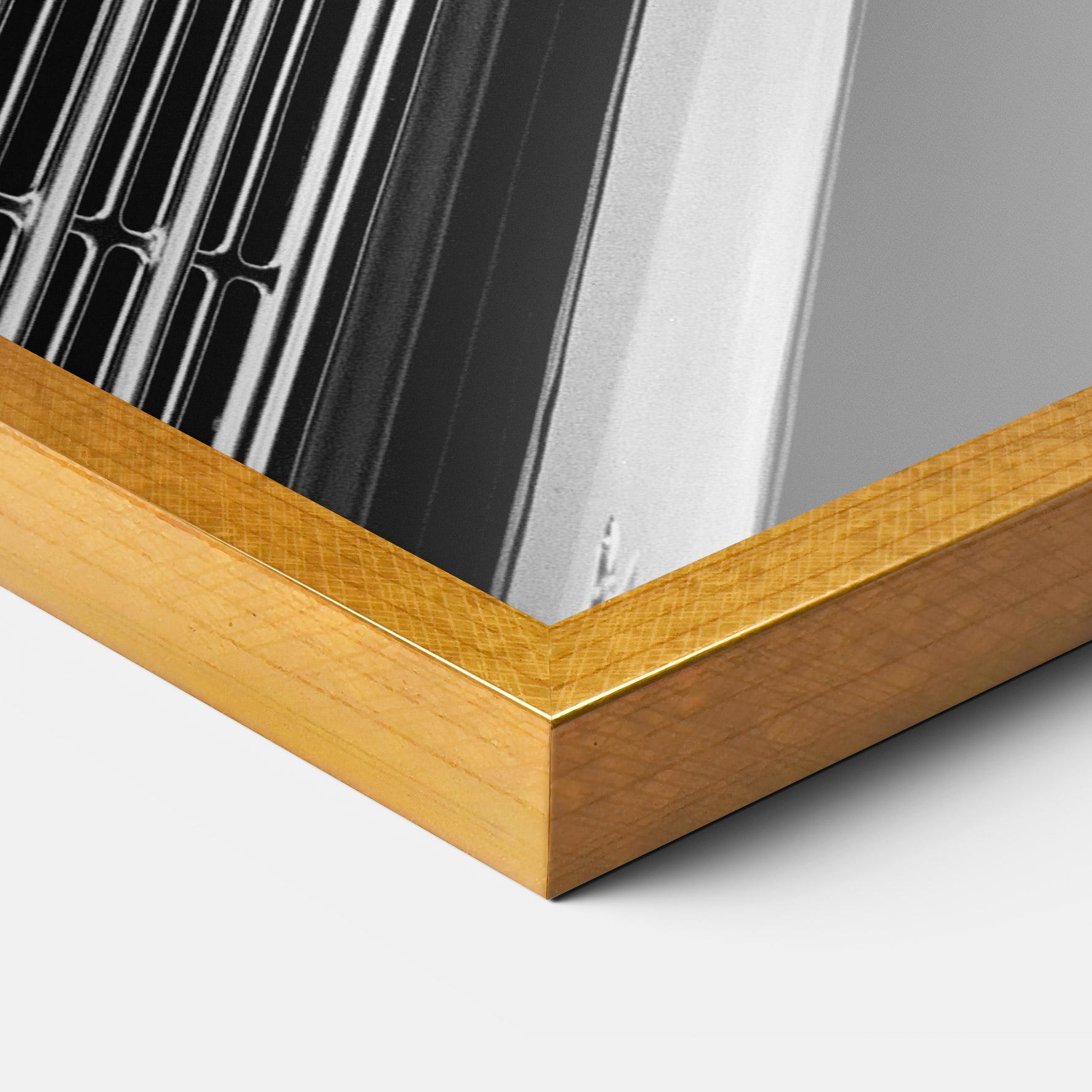 Рамкиран постер Grey Vintage Car mockup 3