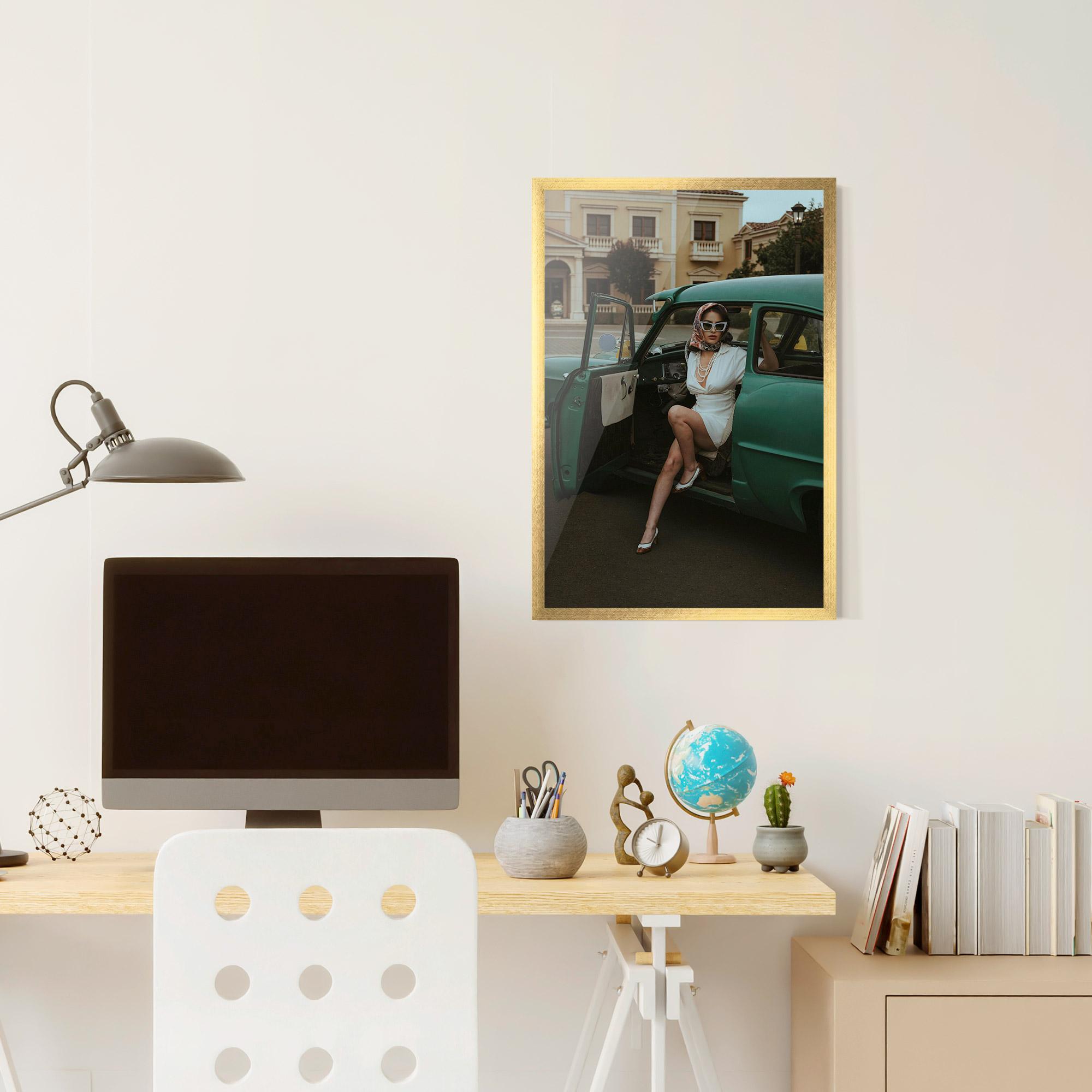 Рамкиран постер Lady Vintage Cat mockup 6