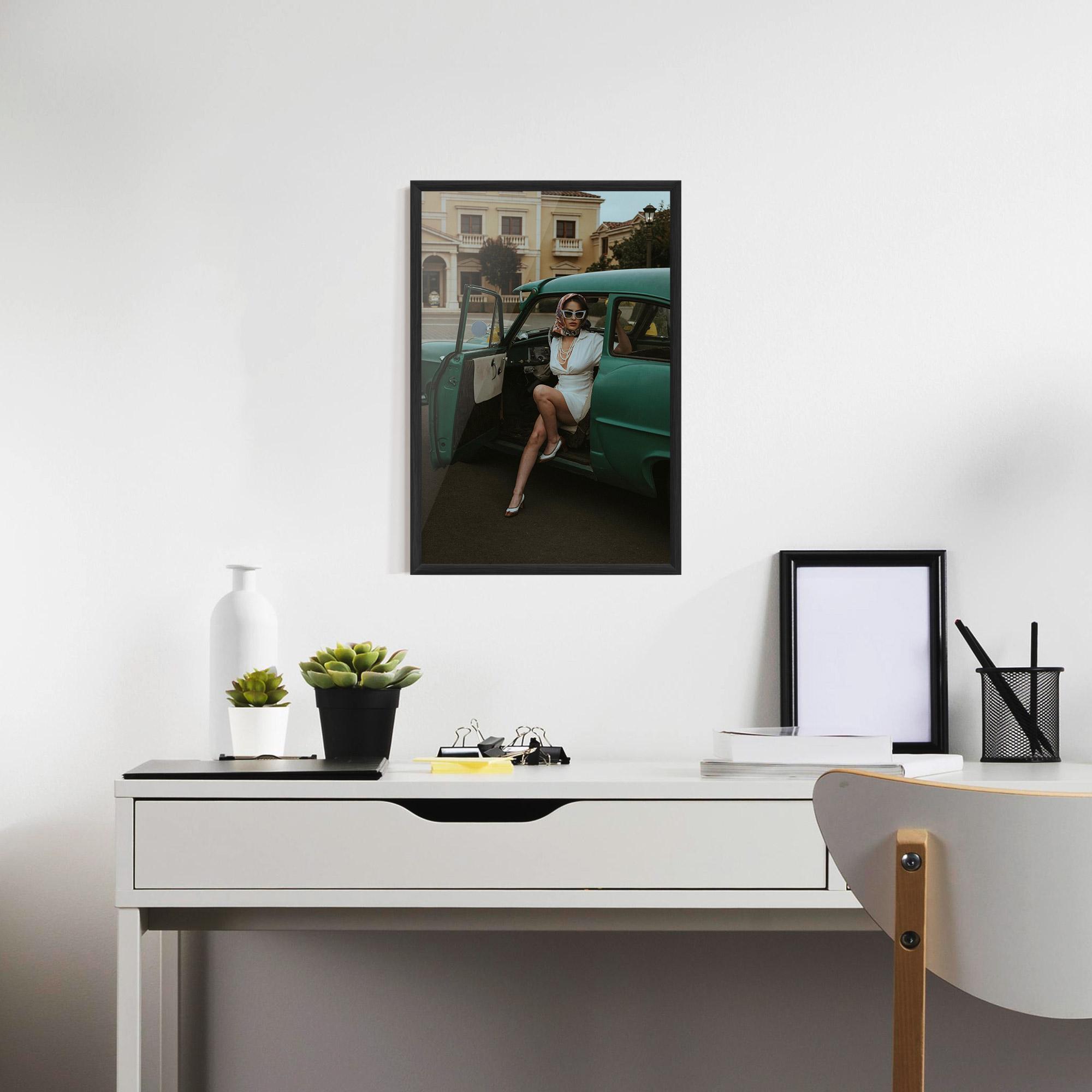 Рамкиран постер Lady Vintage Cat mockup 7