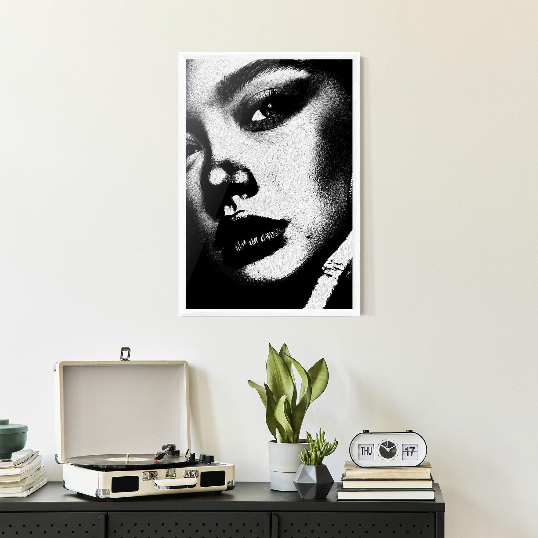 Рамкиран постер White Light Face mockup 2