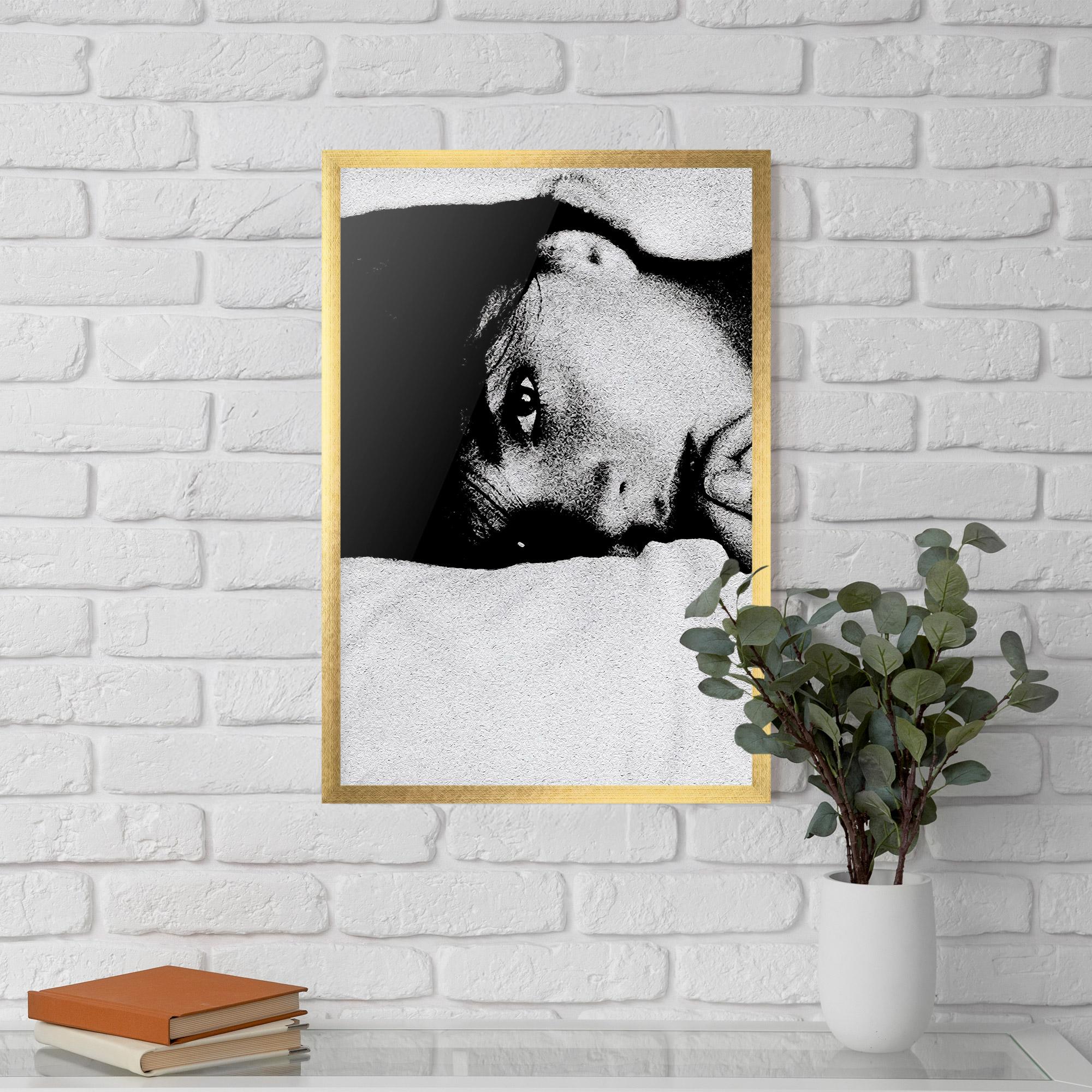 Рамкиран постер Eye Contact mockup 5