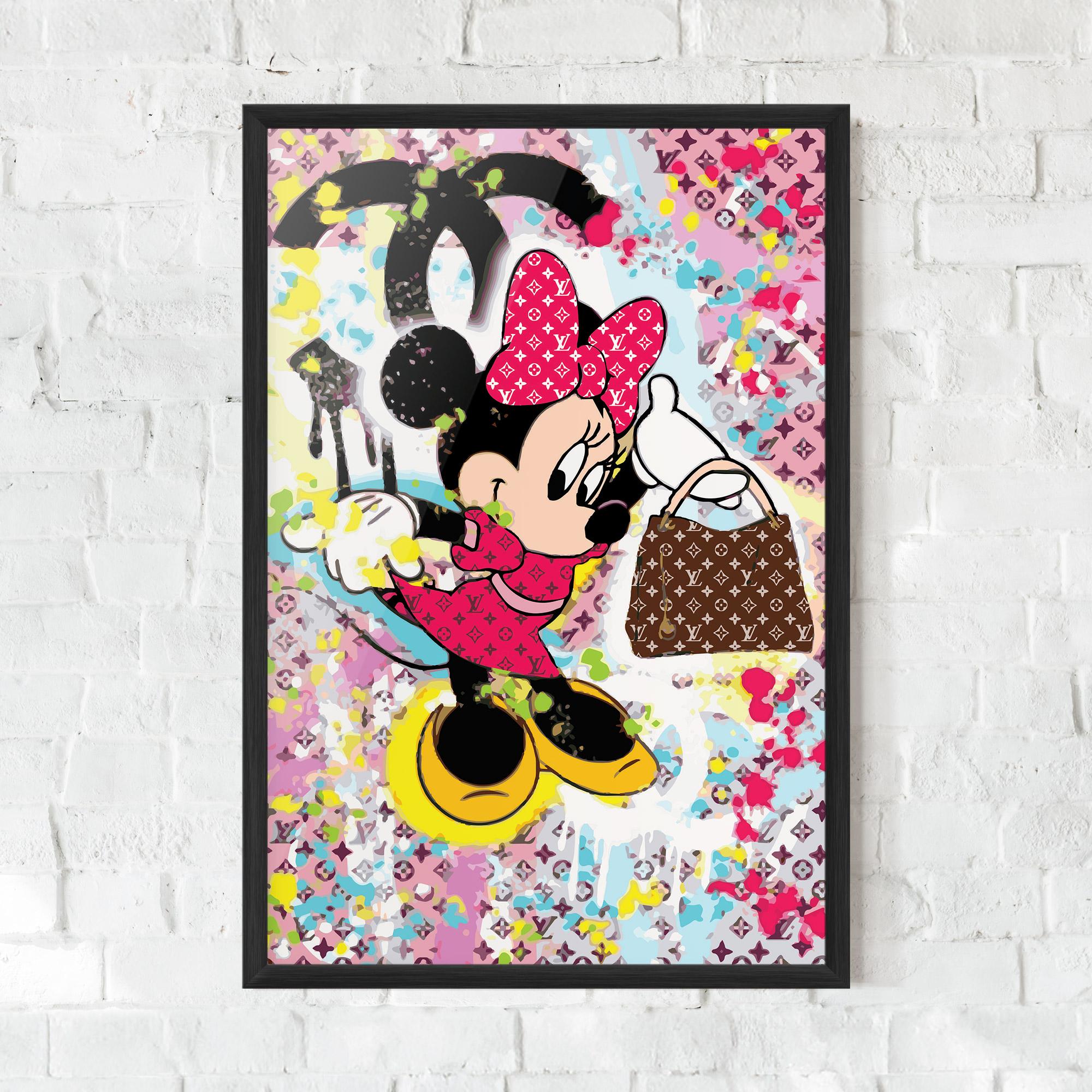 Рамкиран постер Minnie Comes Back In Fashion mockup 0