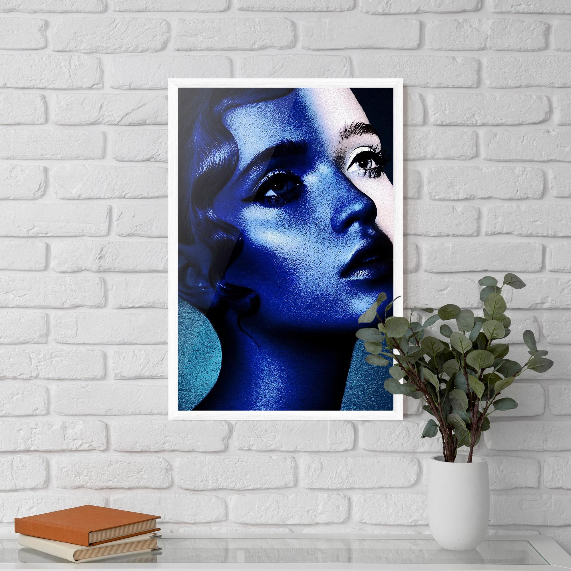 Рамкиран постер Blue White Face Art mockup 5