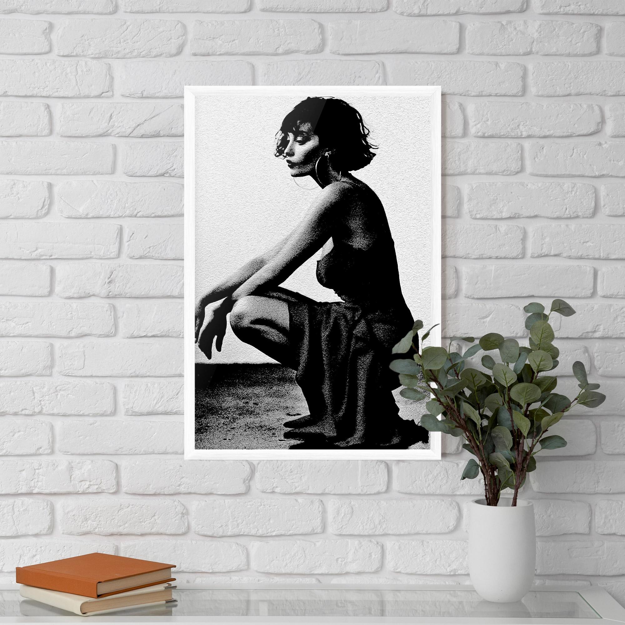 Рамкиран постер Grey Long Dress mockup 5