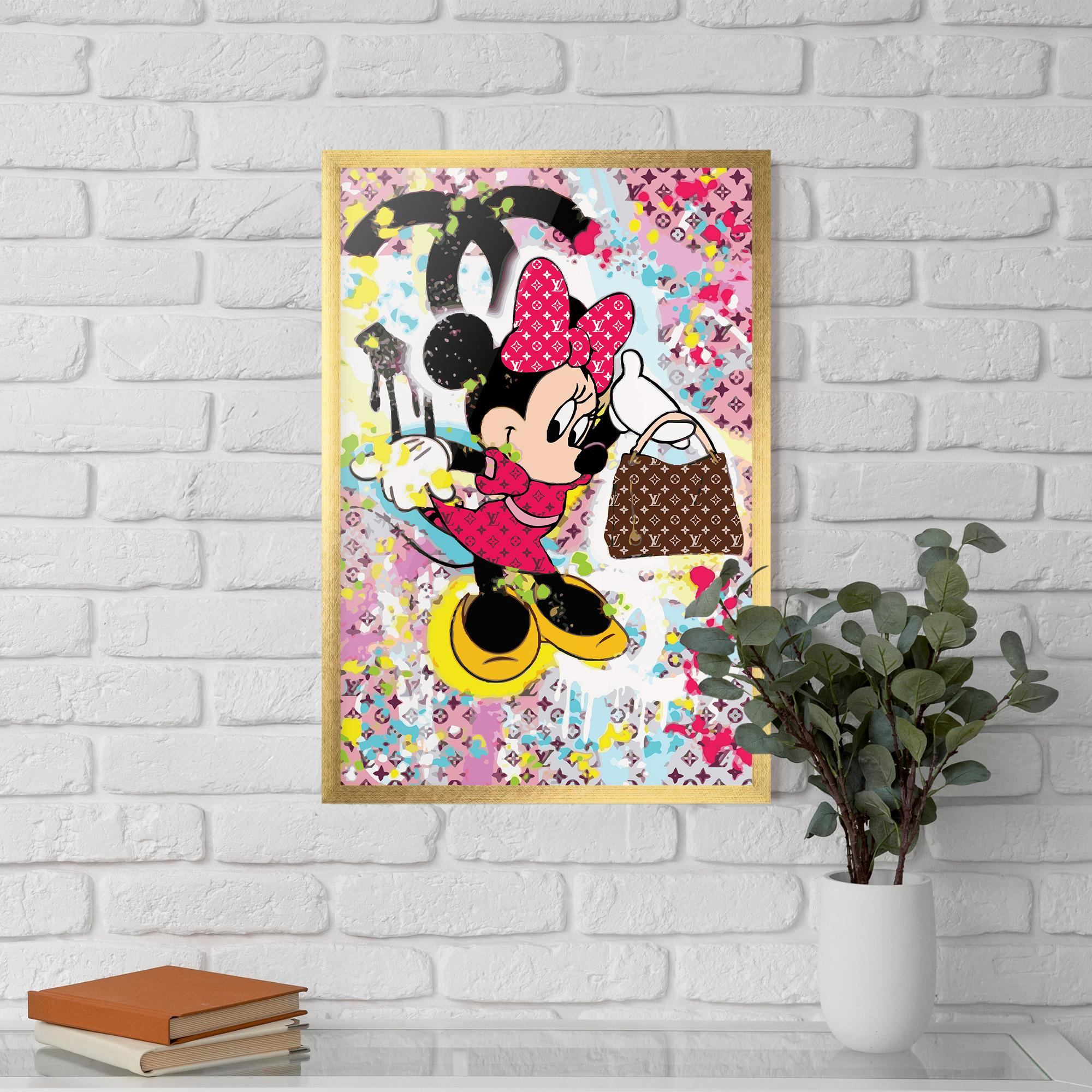 Рамкиран постер Minnie Comes Back In Fashion mockup 5