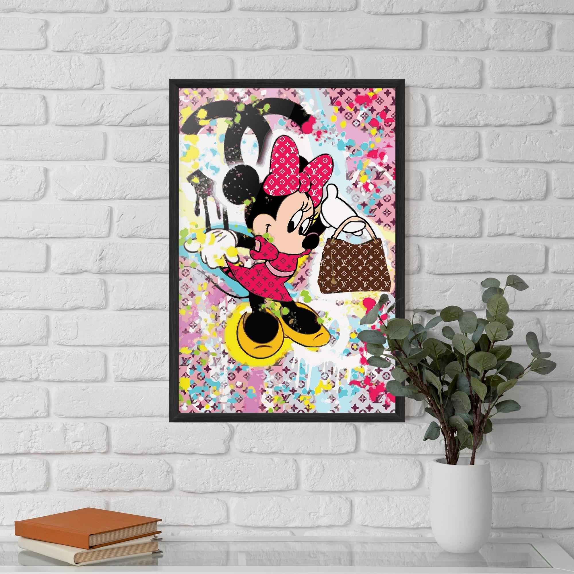 Рамкиран постер Minnie Comes Back In Fashion mockup 5
