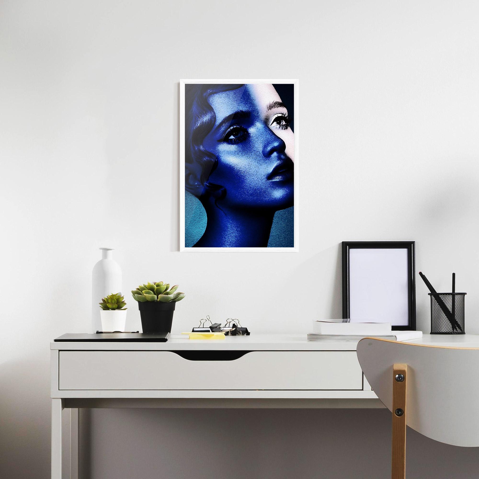 Рамкиран постер Blue White Face Art mockup 7