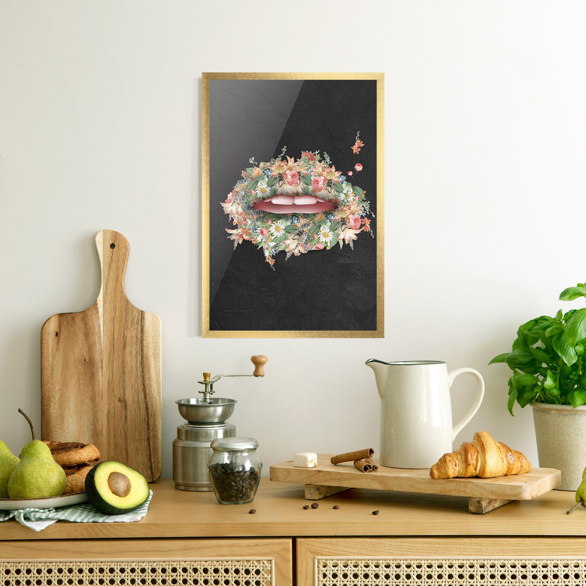 Рамкиран постер Flowers Lips mockup 8