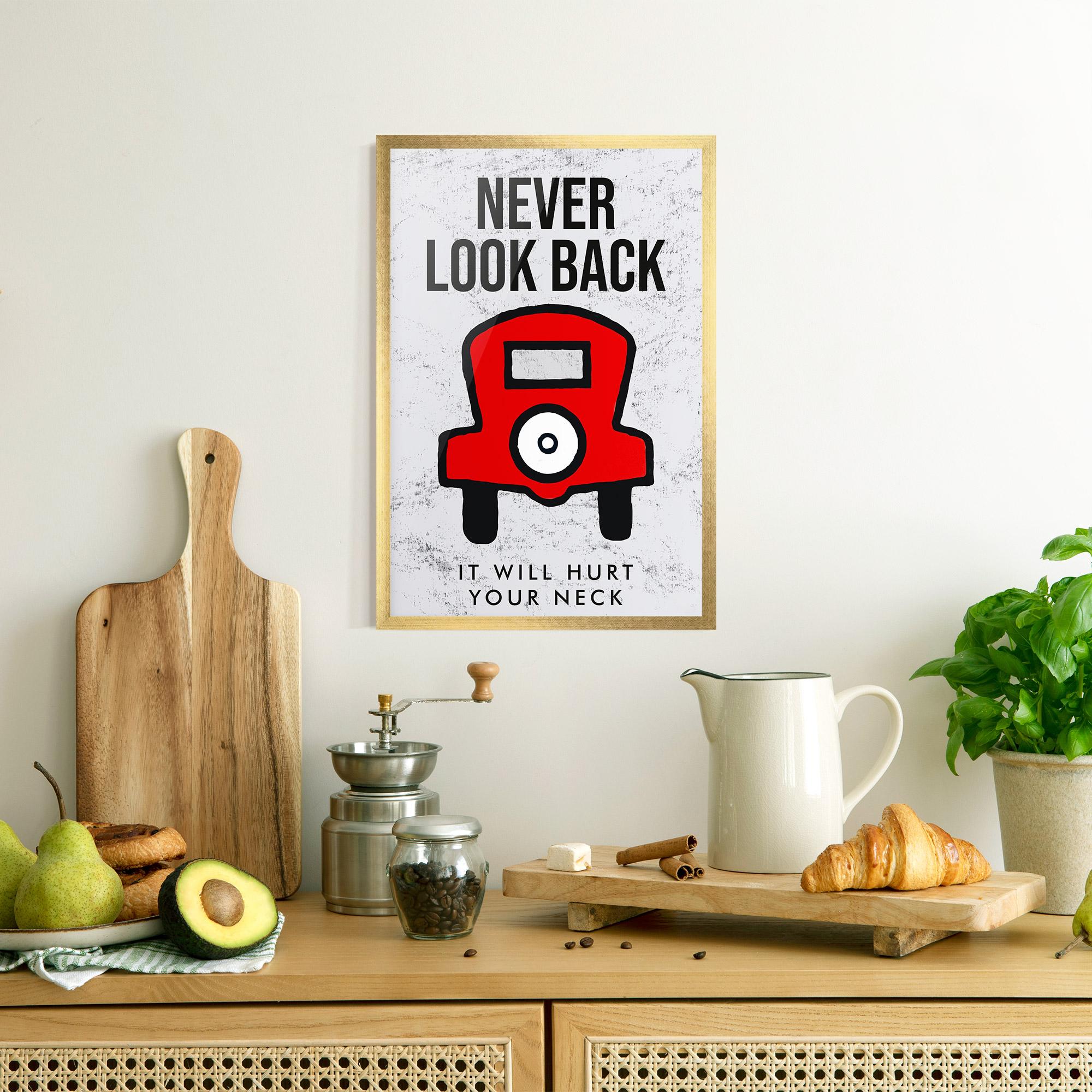 Рамкиран постер Never Look Back mockup 8