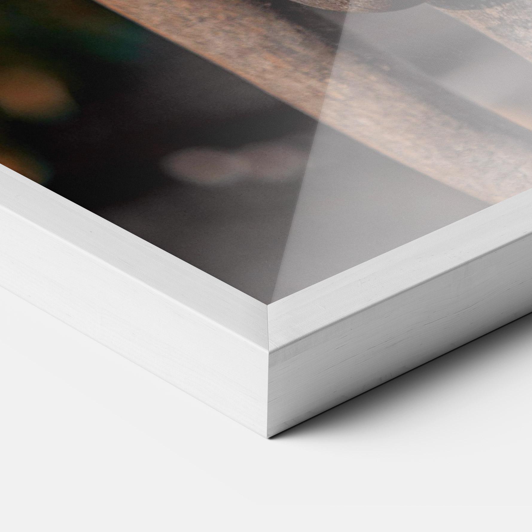 Рамкиран постер Three Heads Statue mockup 3