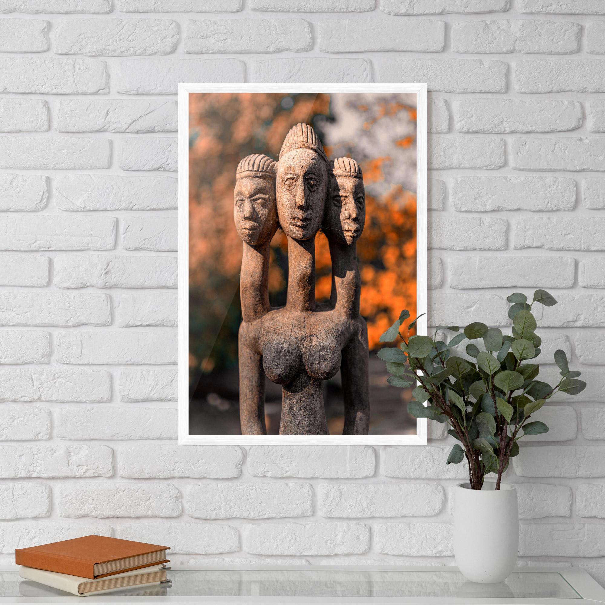 Рамкиран постер Three Heads Statue mockup 5