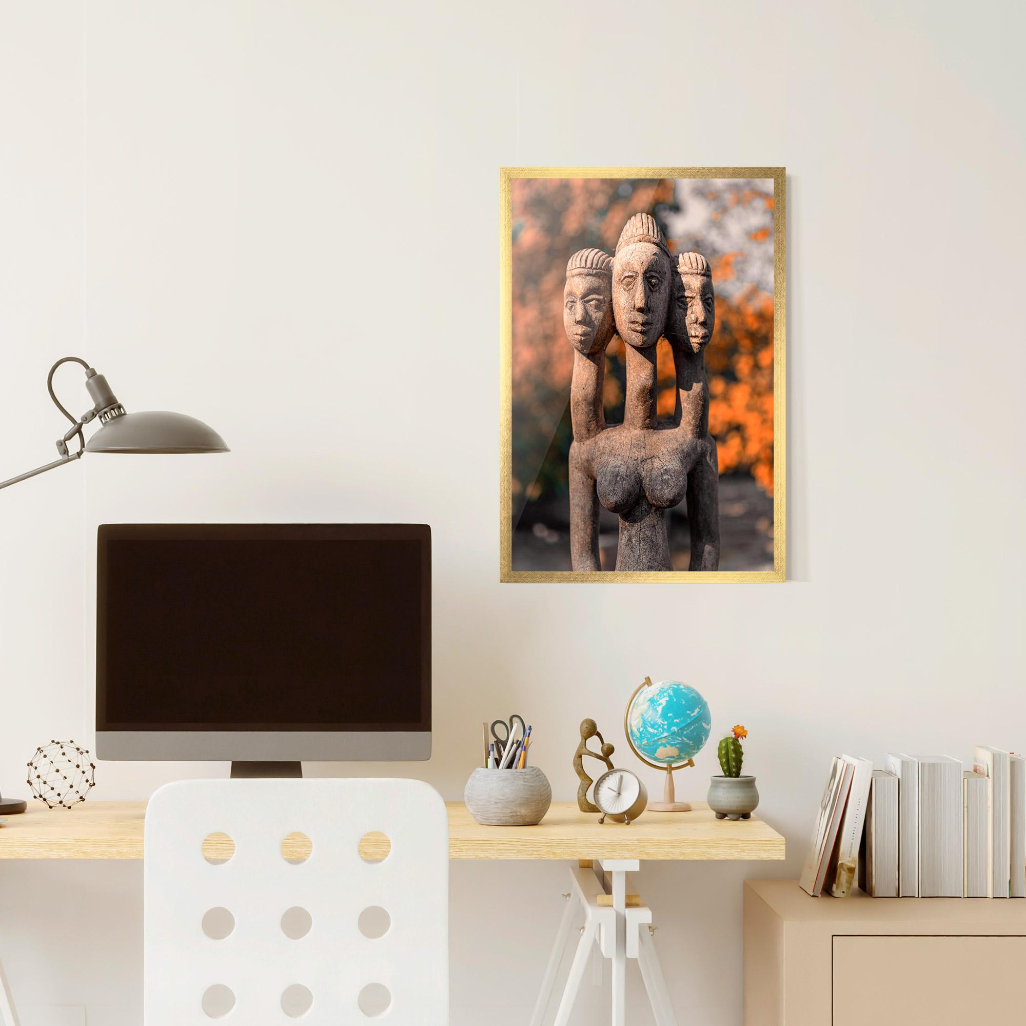 Рамкиран постер Three Heads Statue mockup 6