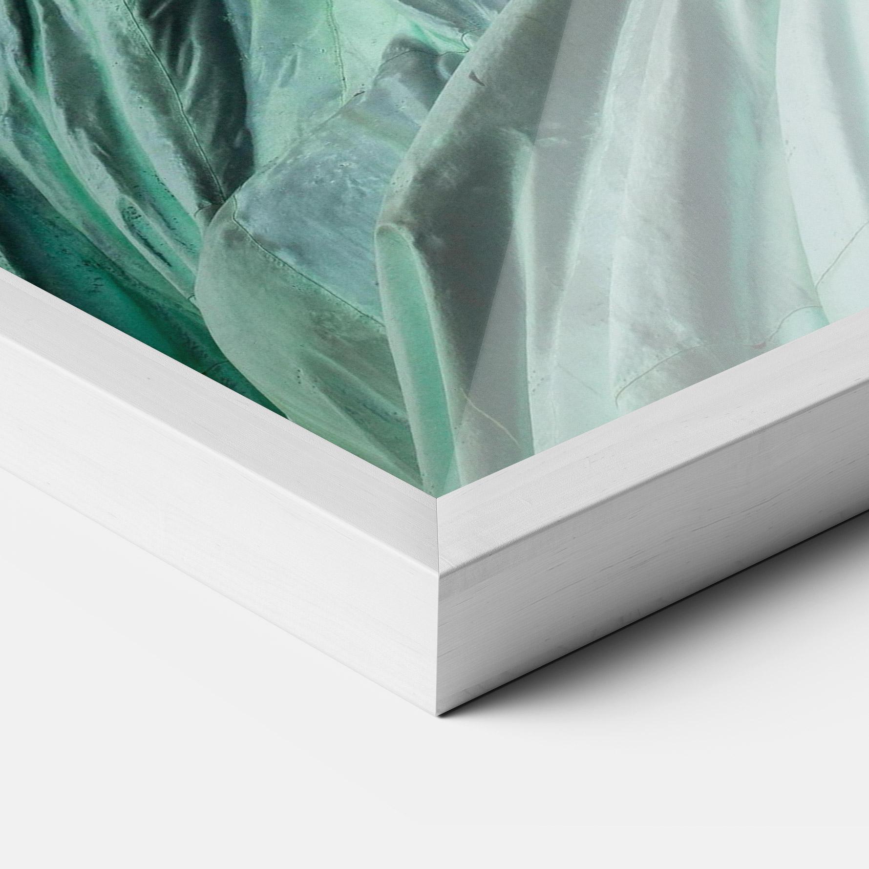 Рамкиран постер Statue Of Liberty Head mockup 3