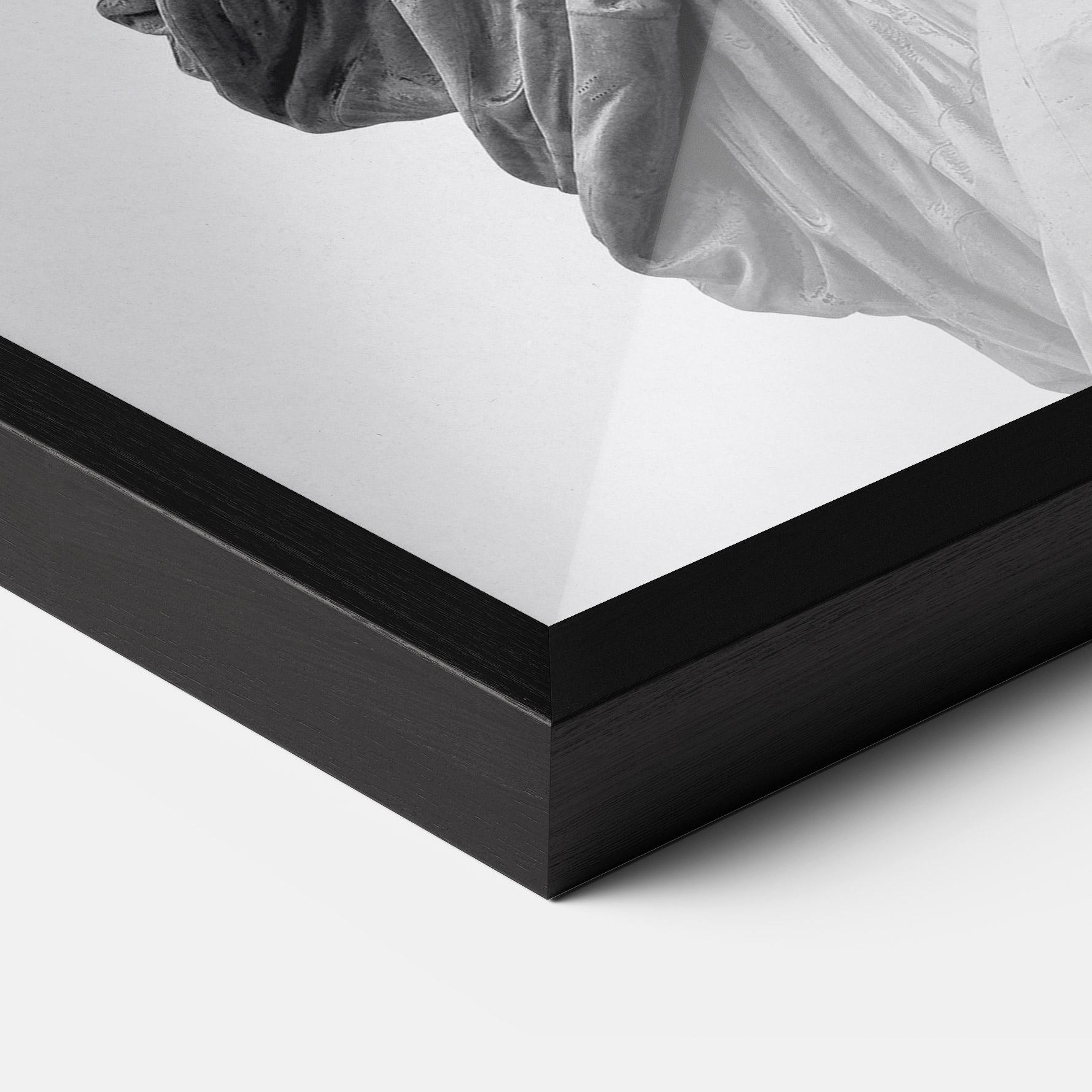 Рамкиран постер Liberty Statue mockup 3