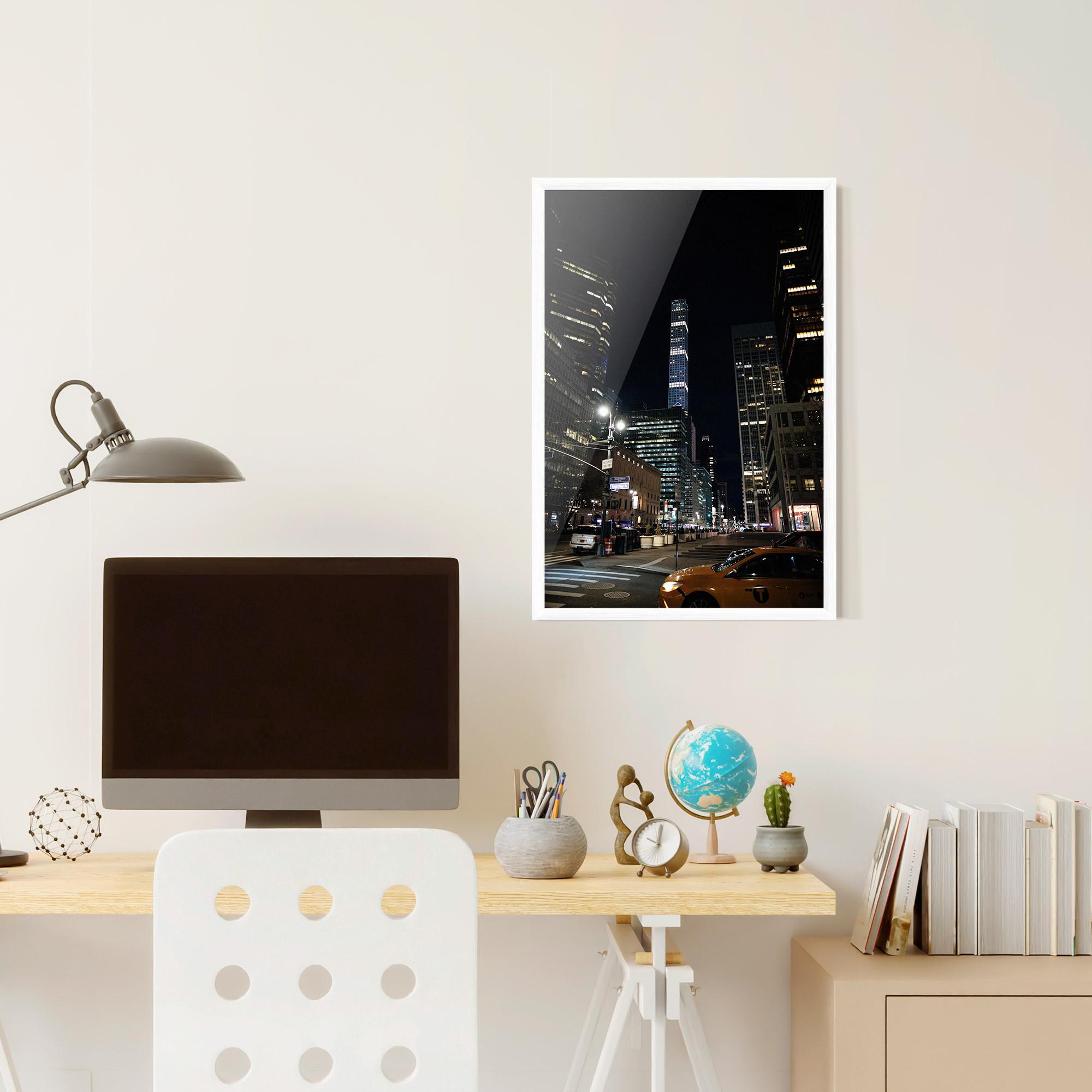 Рамкиран постер Skyline Night Light mockup 6