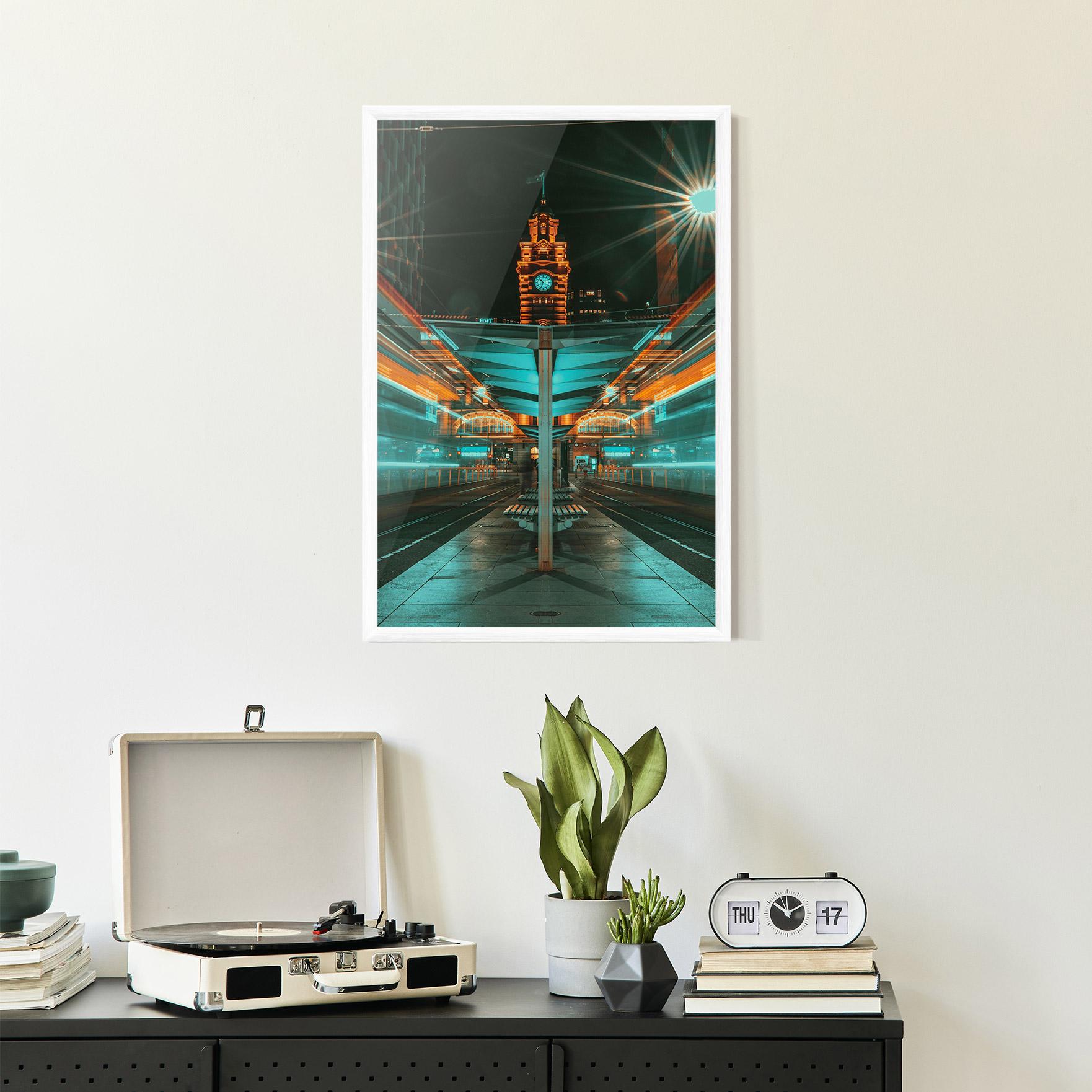 Рамкиран постер Clock Tower Light mockup 2