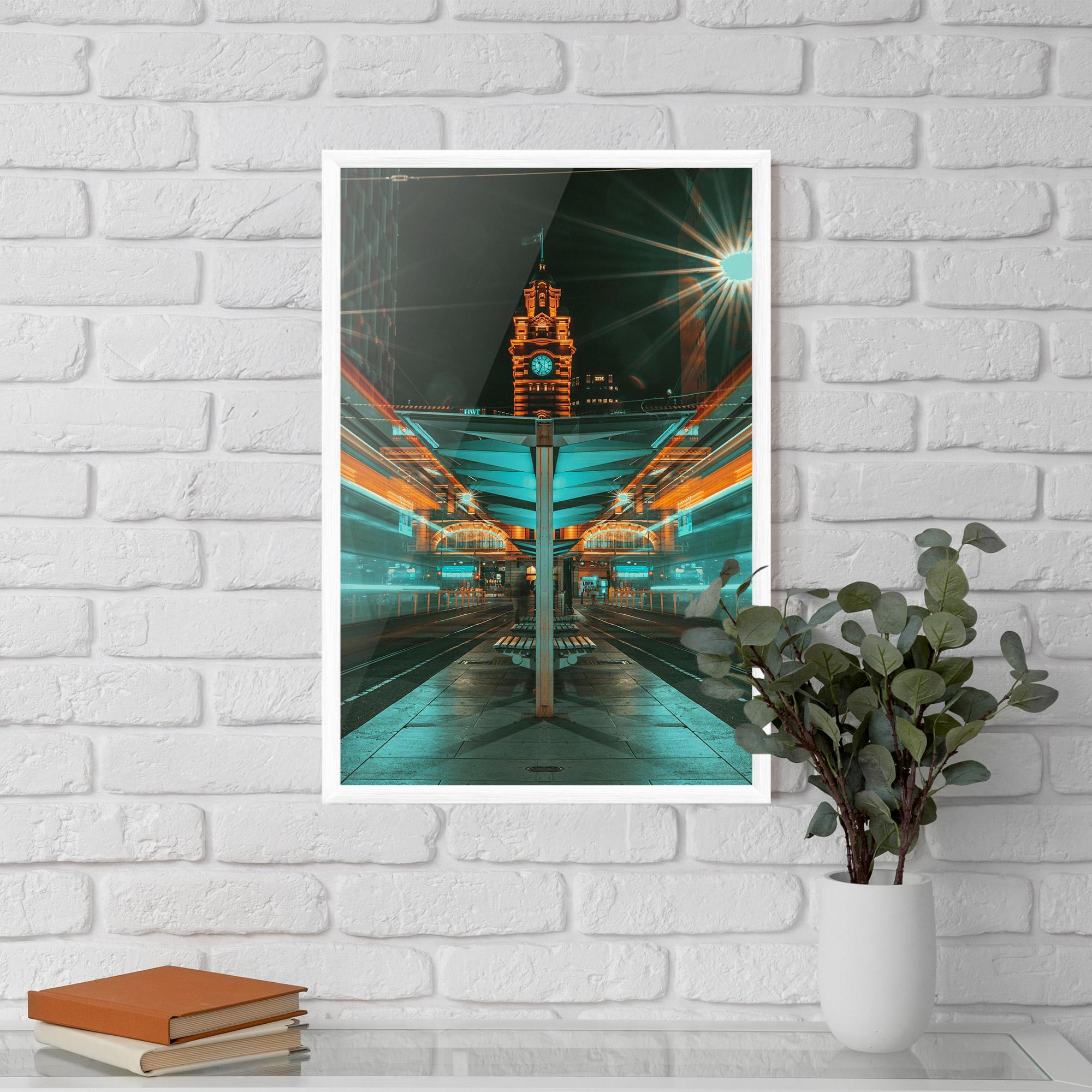 Рамкиран постер Clock Tower Light mockup 5