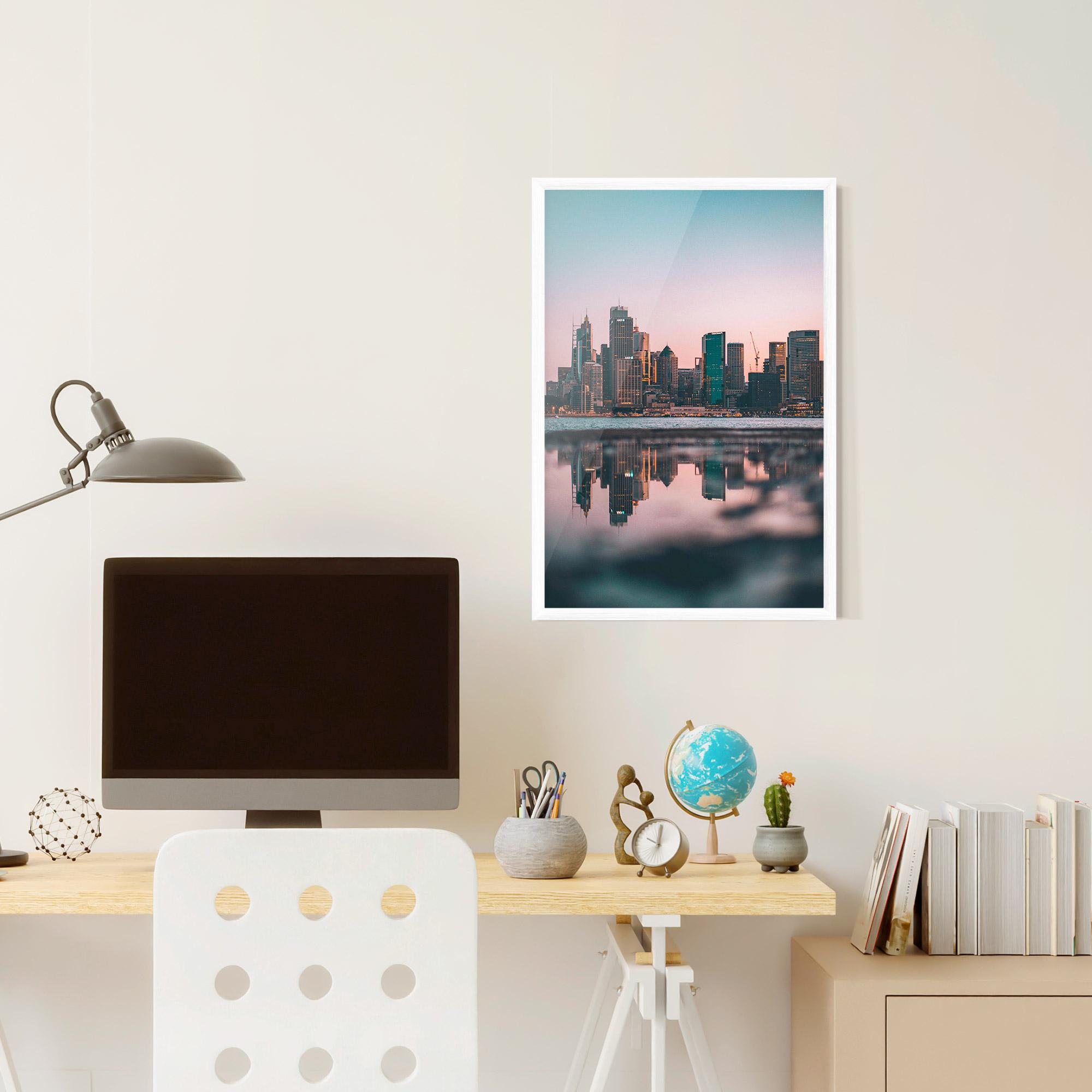 Рамкиран постер Reflection Skyline mockup 6