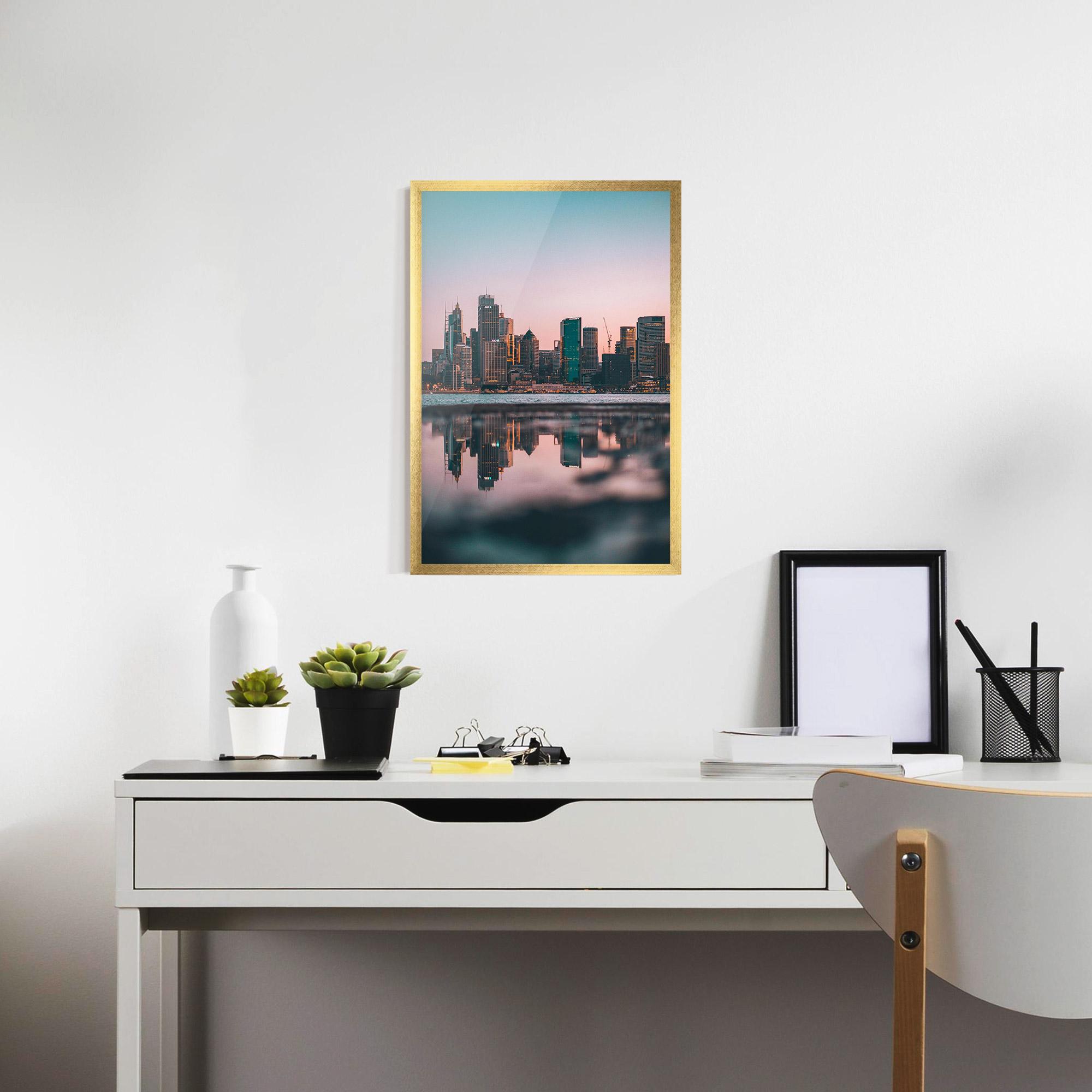 Рамкиран постер Reflection Skyline mockup 7
