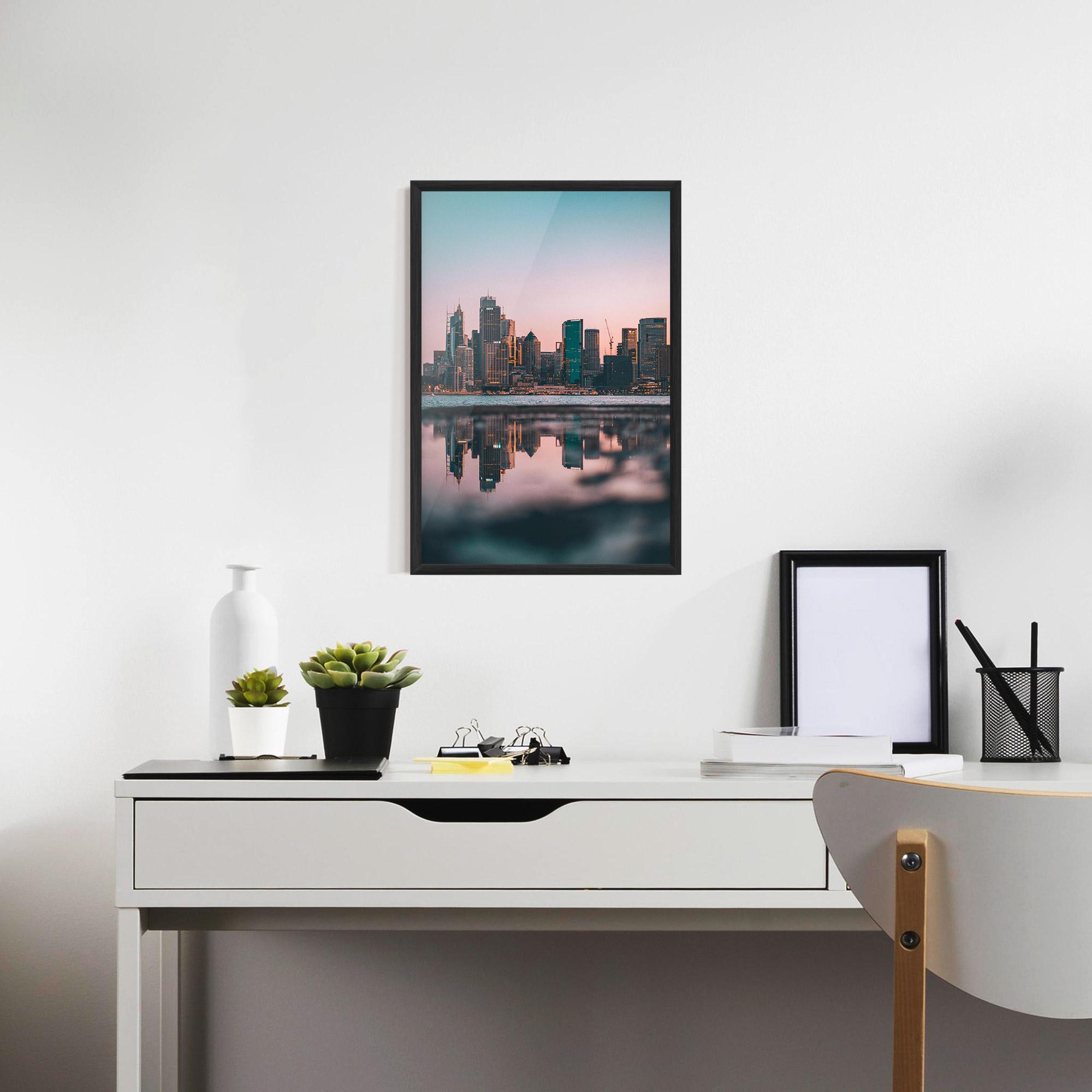 Рамкиран постер Reflection Skyline mockup 7